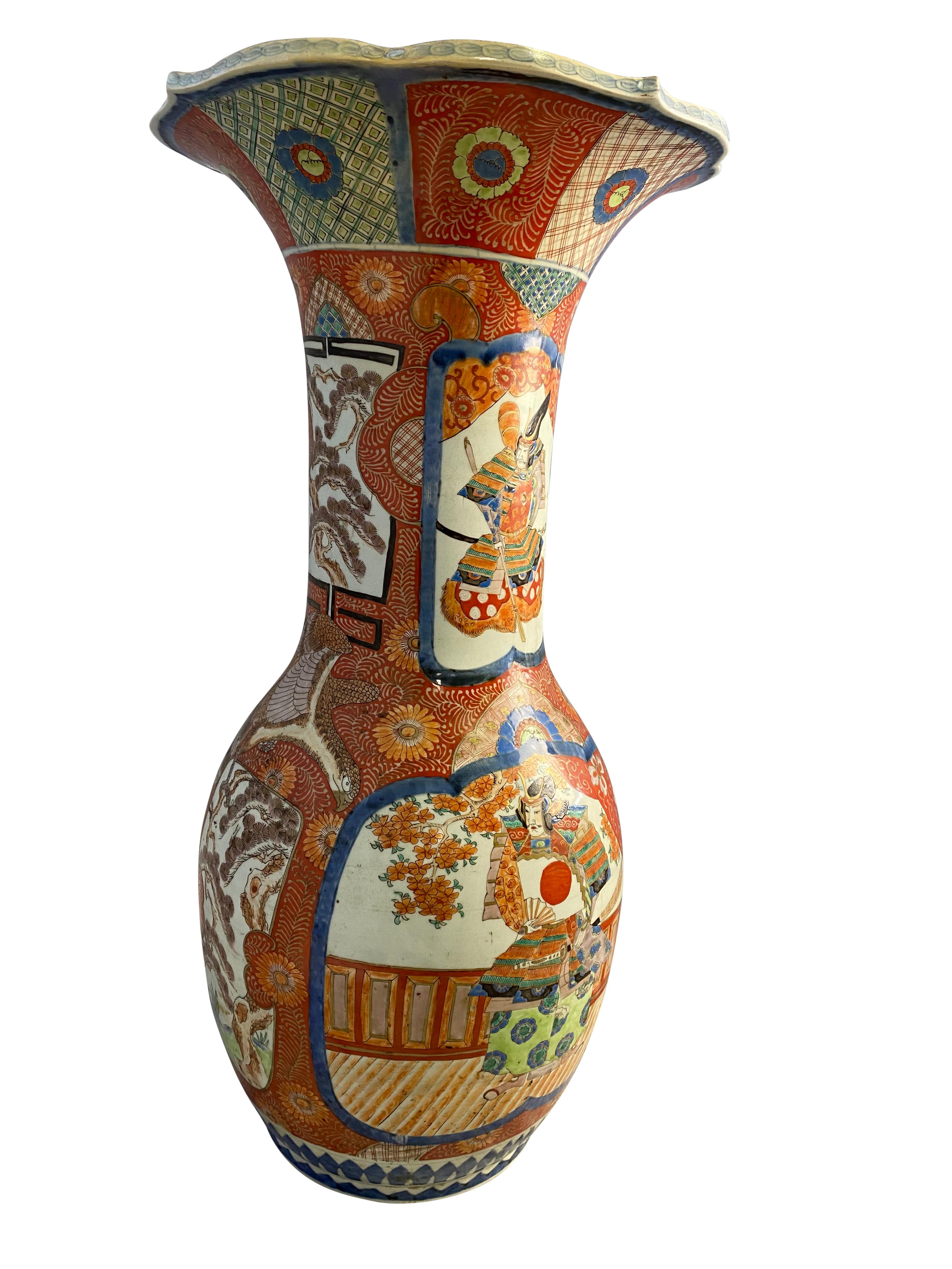 Grand Japanese Imari Vase, Late 19th Century For Sale 11