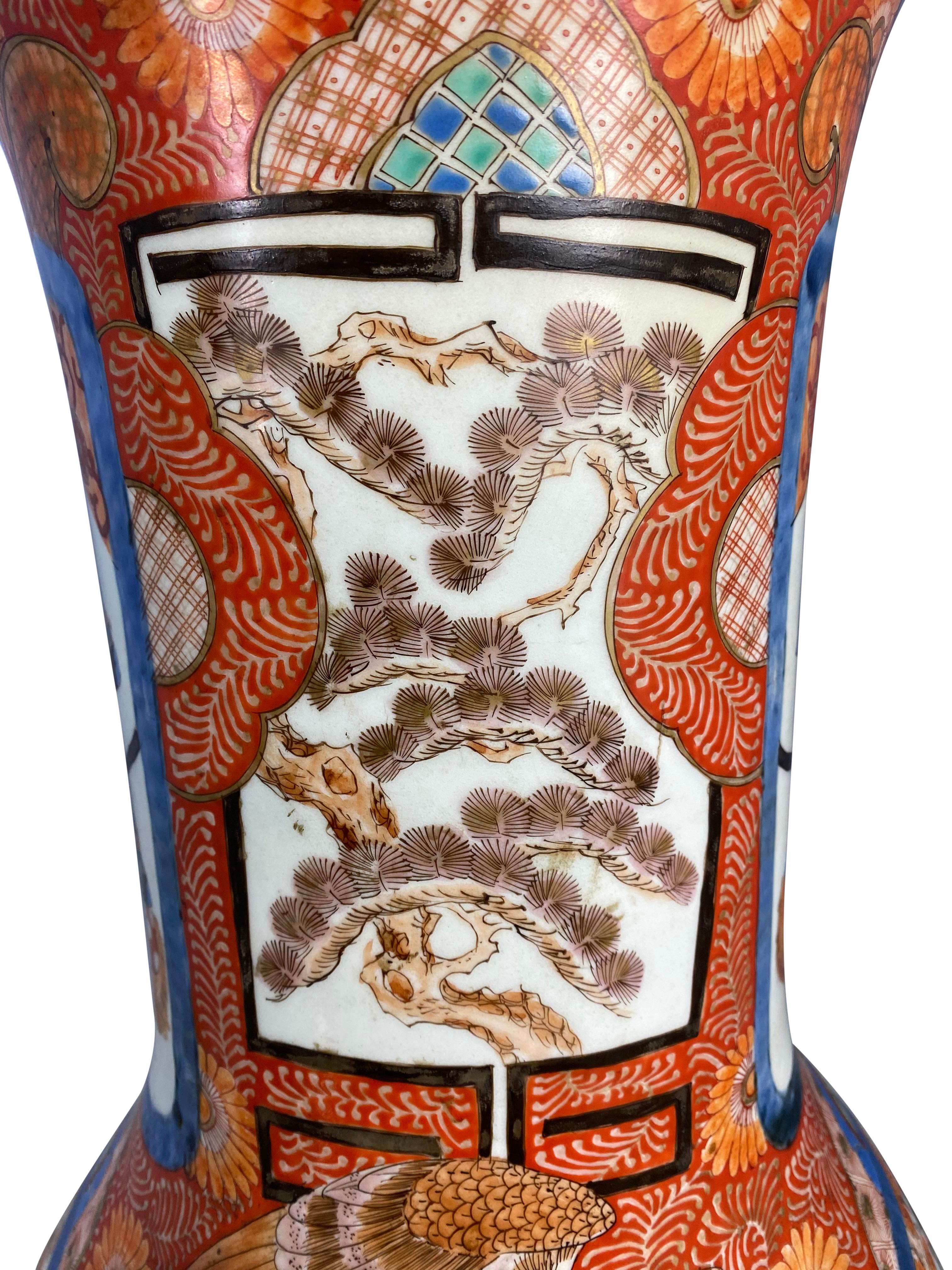 Grand Japanese Imari Vase, Late 19th Century For Sale 1