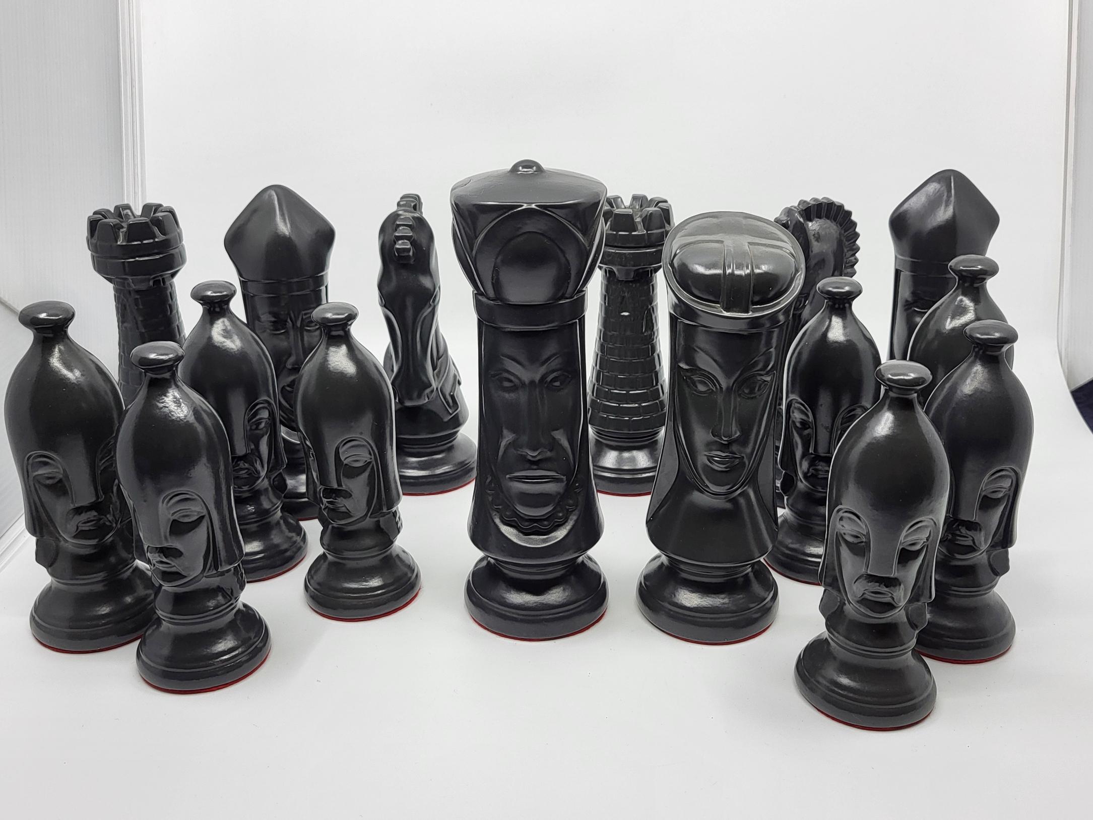 Grand jeu d'échecs  Peter Ganine en céramique style gothique 32pièces Vintage 8