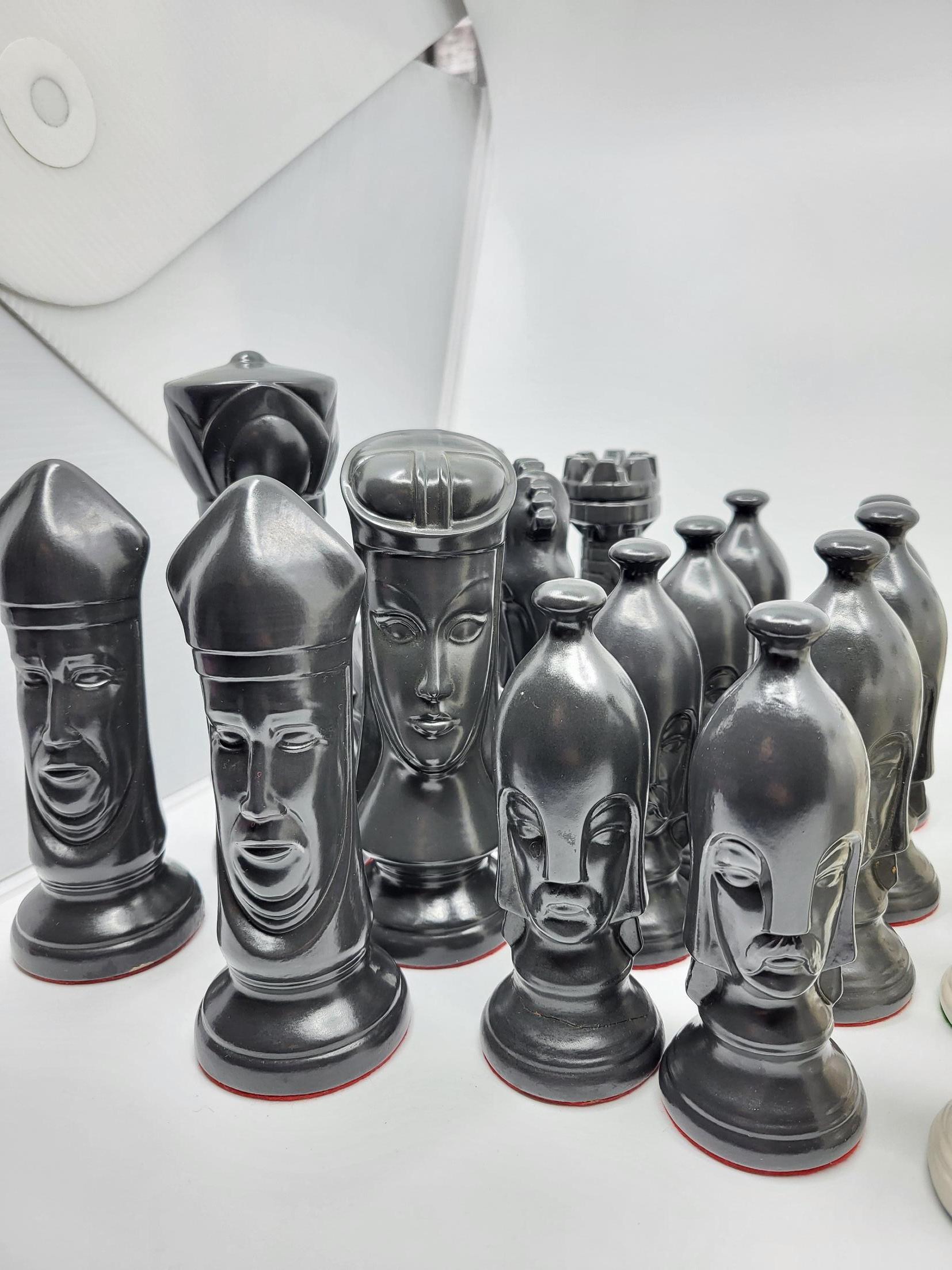 Gothic Grand jeu d'échecs  Peter Ganine en céramique style gothique 32pièces Vintage