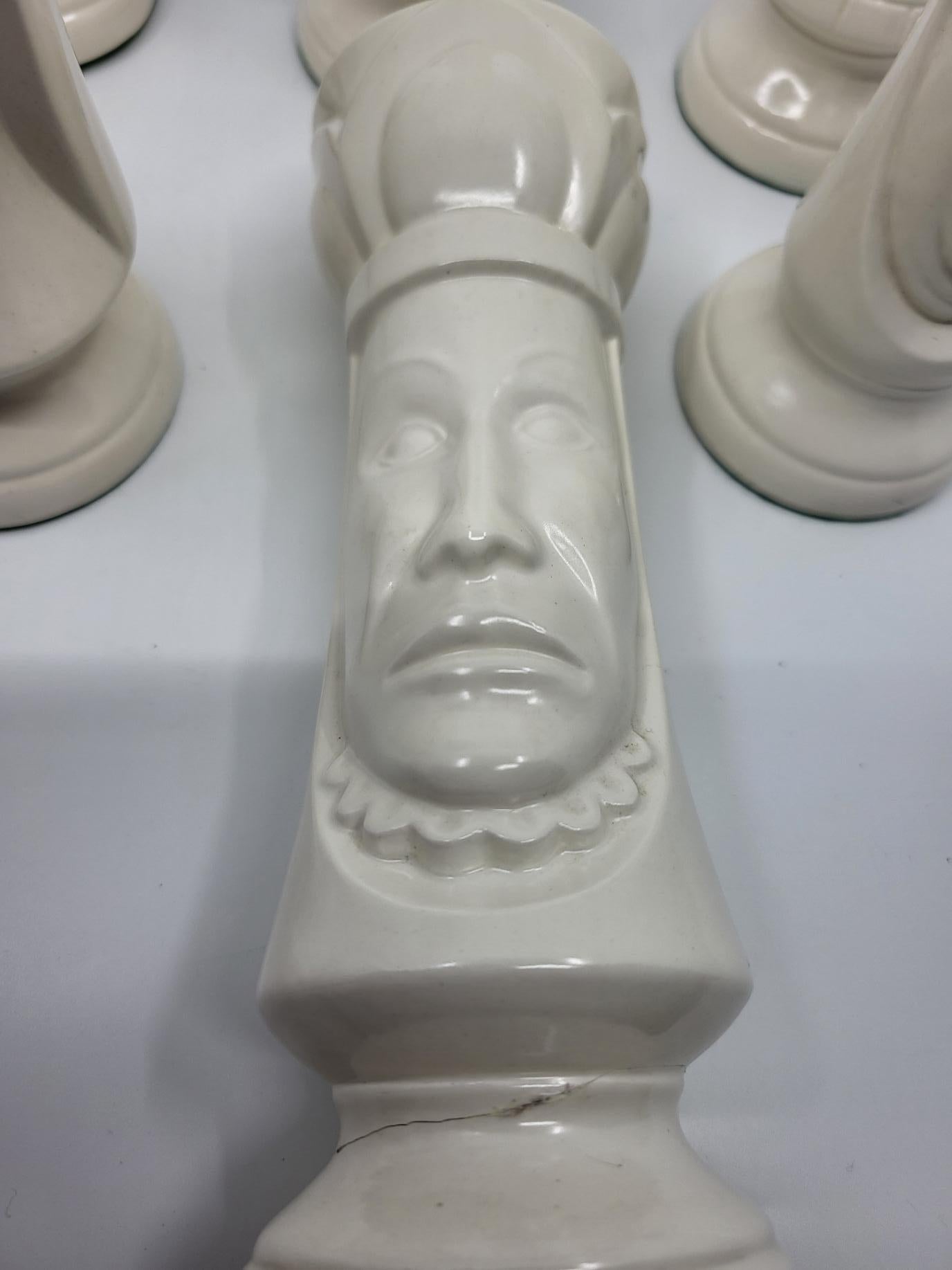 Ceramic Grand jeu d'échecs  Peter Ganine en céramique style gothique 32pièces Vintage