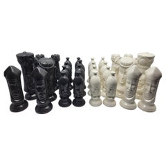 Grand jeu d'échecs  Peter Ganine en céramique style gothique 32pièces Vintage