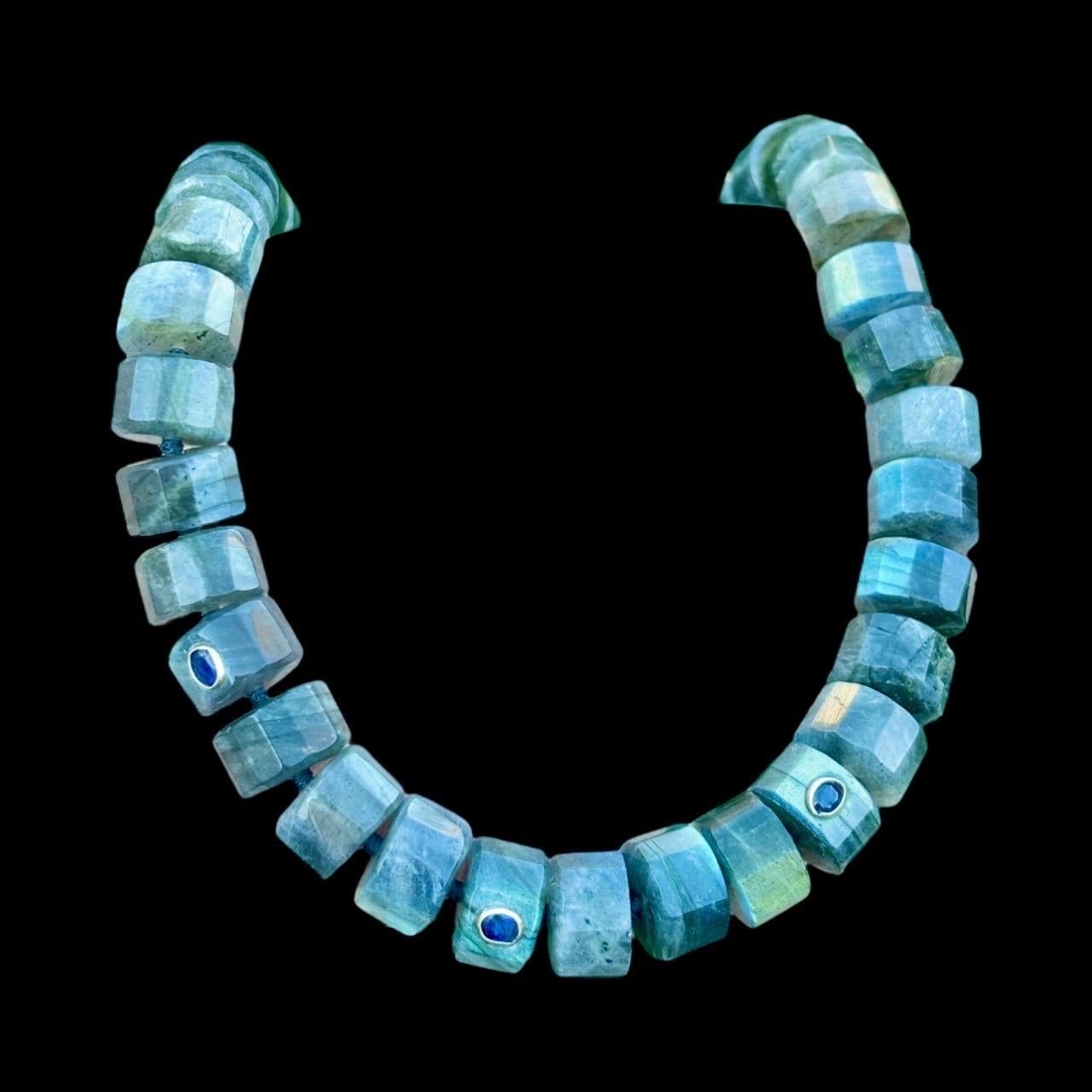 Collana Grand Labradorite e Zaffiro Blu con oro 14k In condizioni Nuovo in vendita a New York, NY