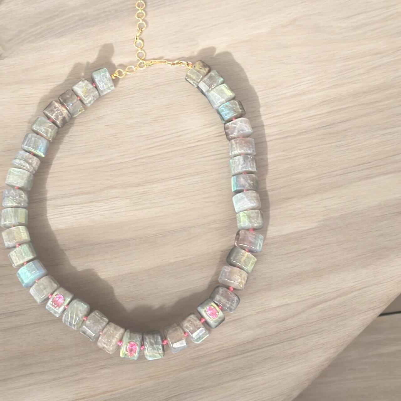 COLLANA GRANDE DI LABRADORITE con tormalina rosa e oro 14k In condizioni Nuovo in vendita a New York, NY