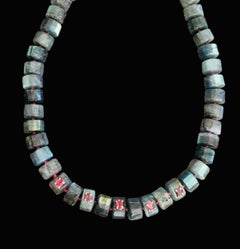 Collana con grande labradorite, tormalina rosa e oro 14k