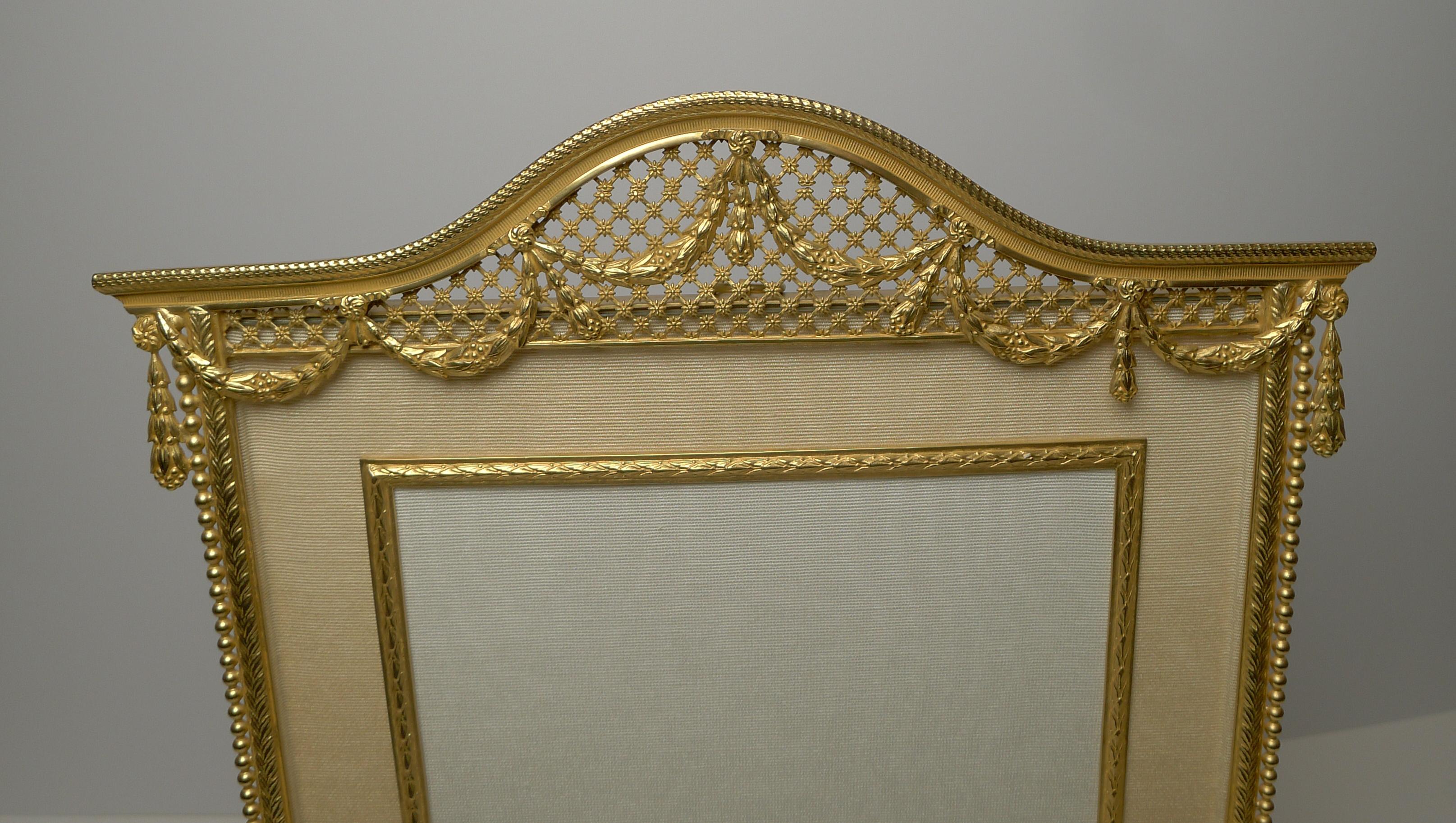 Grand Large Gilded Bronze Photograph / Picture Frame c.1910 For Sale 1