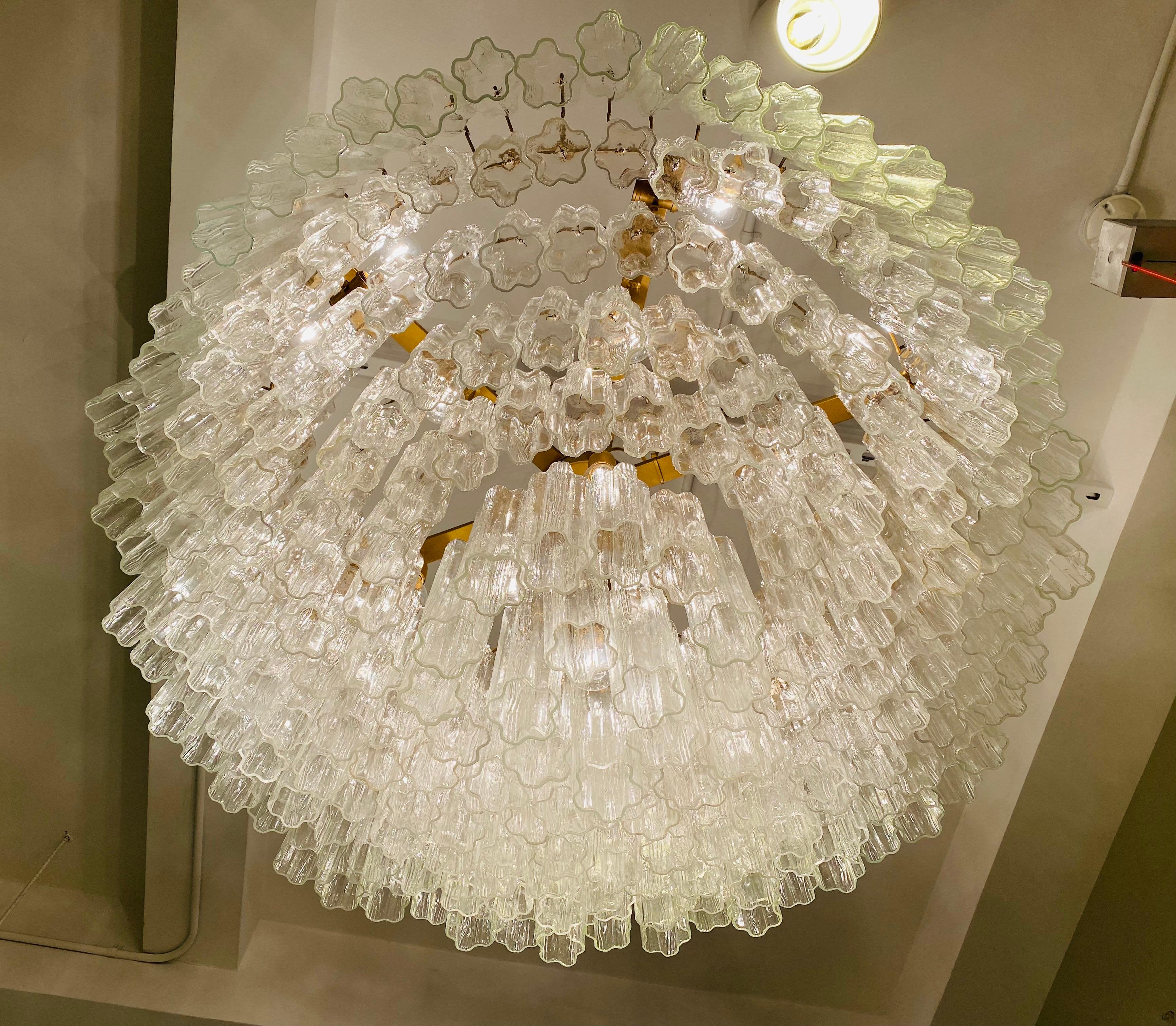 Grand Large Murano Glass 1970s High Style Chandelier  3