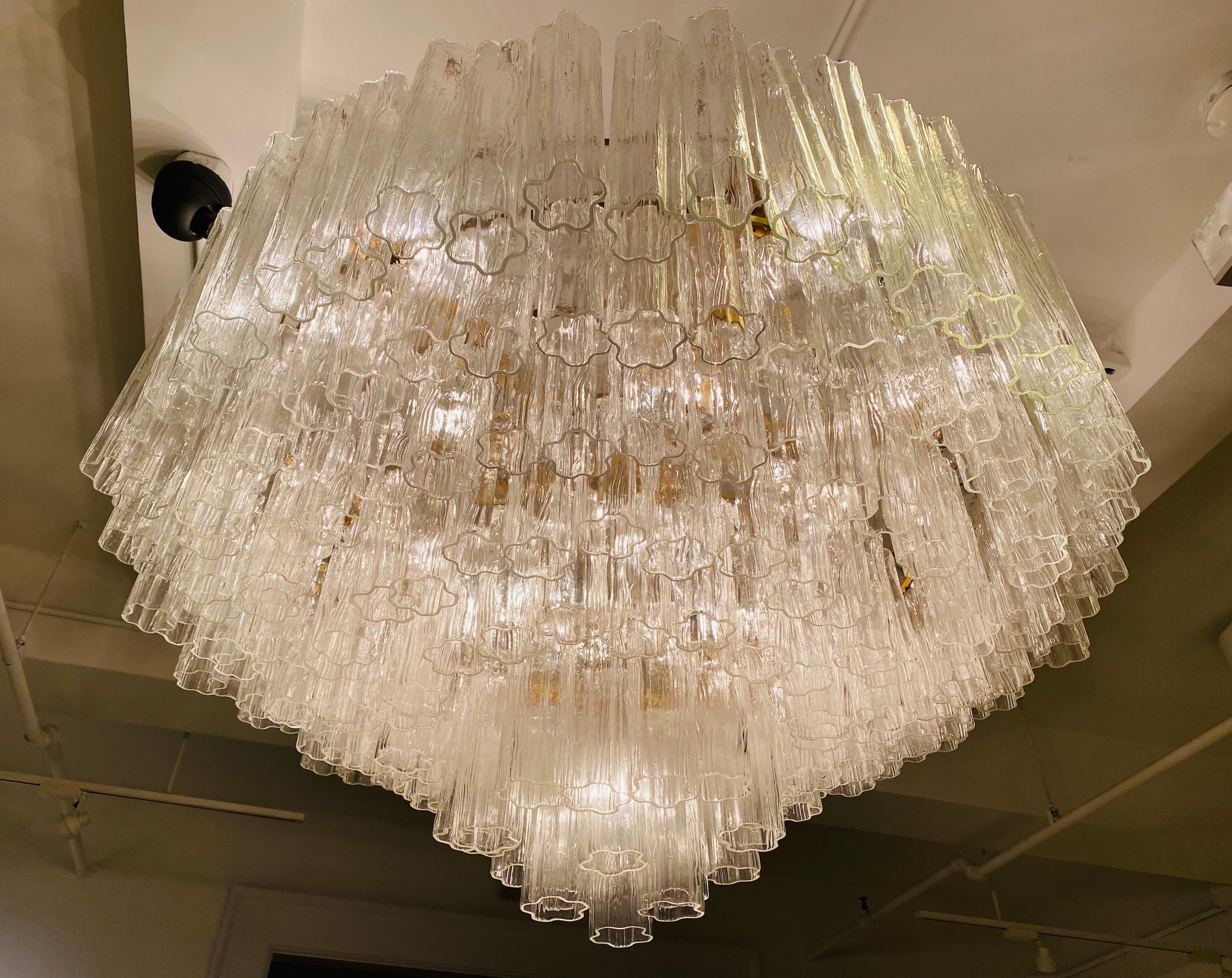 Grand Large Murano Glass 1970s High Style Chandelier  4