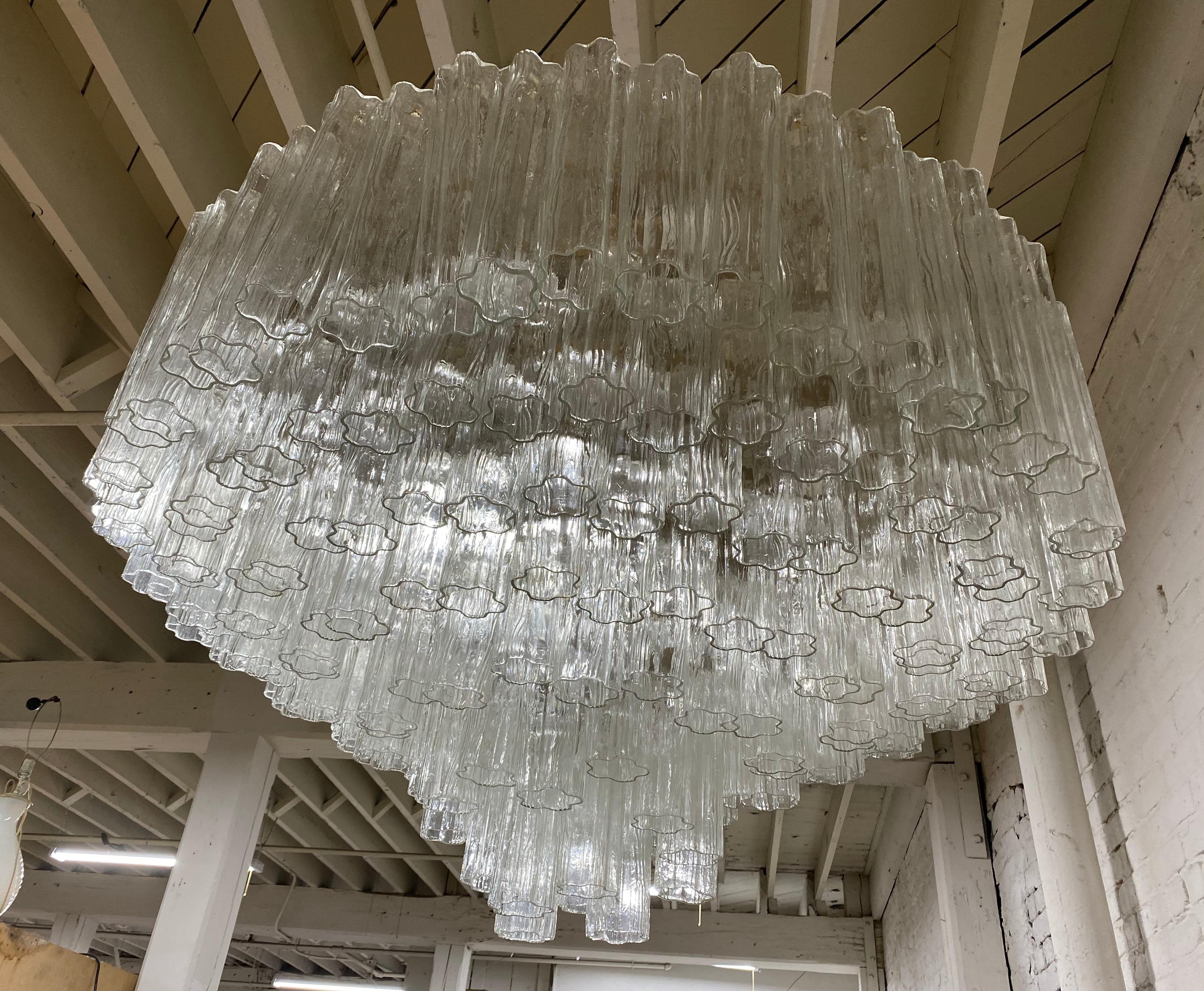 Grand Large Murano Glass 1970s High Style Chandelier  12