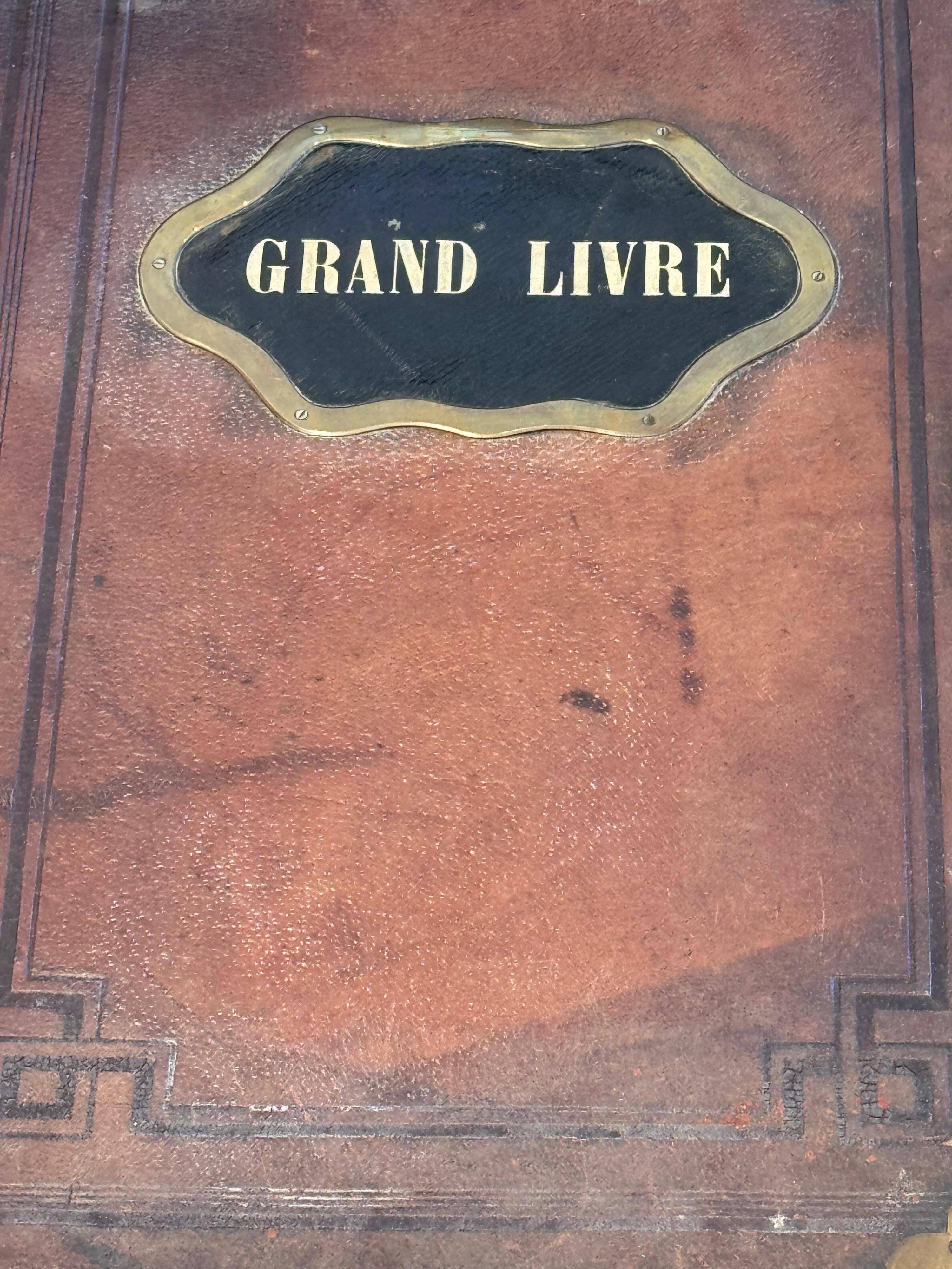 Grand Livre Beistelltisch im Angebot 2