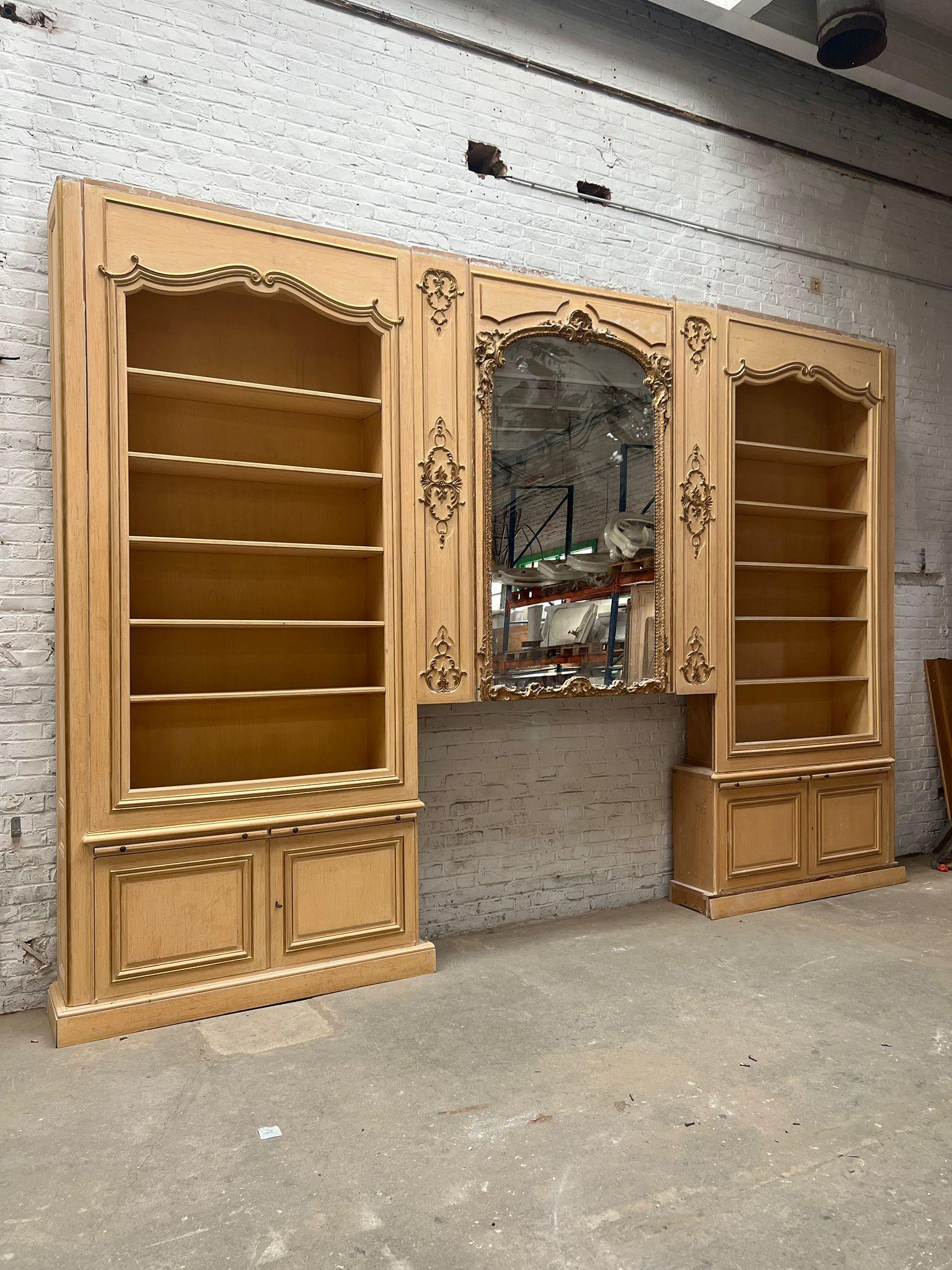 Libreria Boiserie in stile Luigi XV con specchio, Francia, XX secolo in vendita 5
