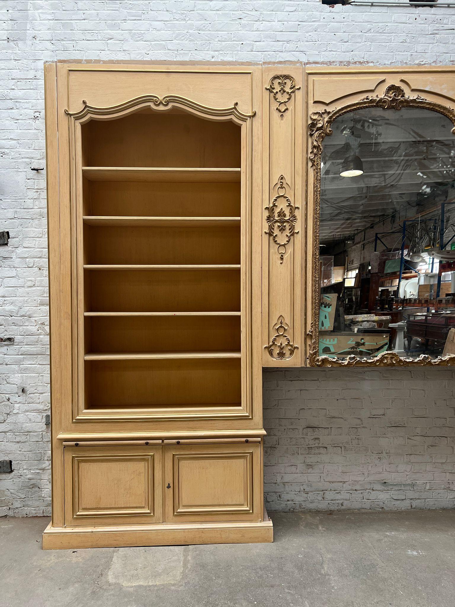Libreria Boiserie in stile Luigi XV con specchio, Francia, XX secolo in vendita 8