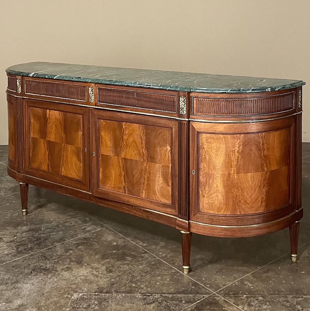 Grand Louis XVI Mahagoni Marmorplatte Buffet ~ Credenza (Französisch)