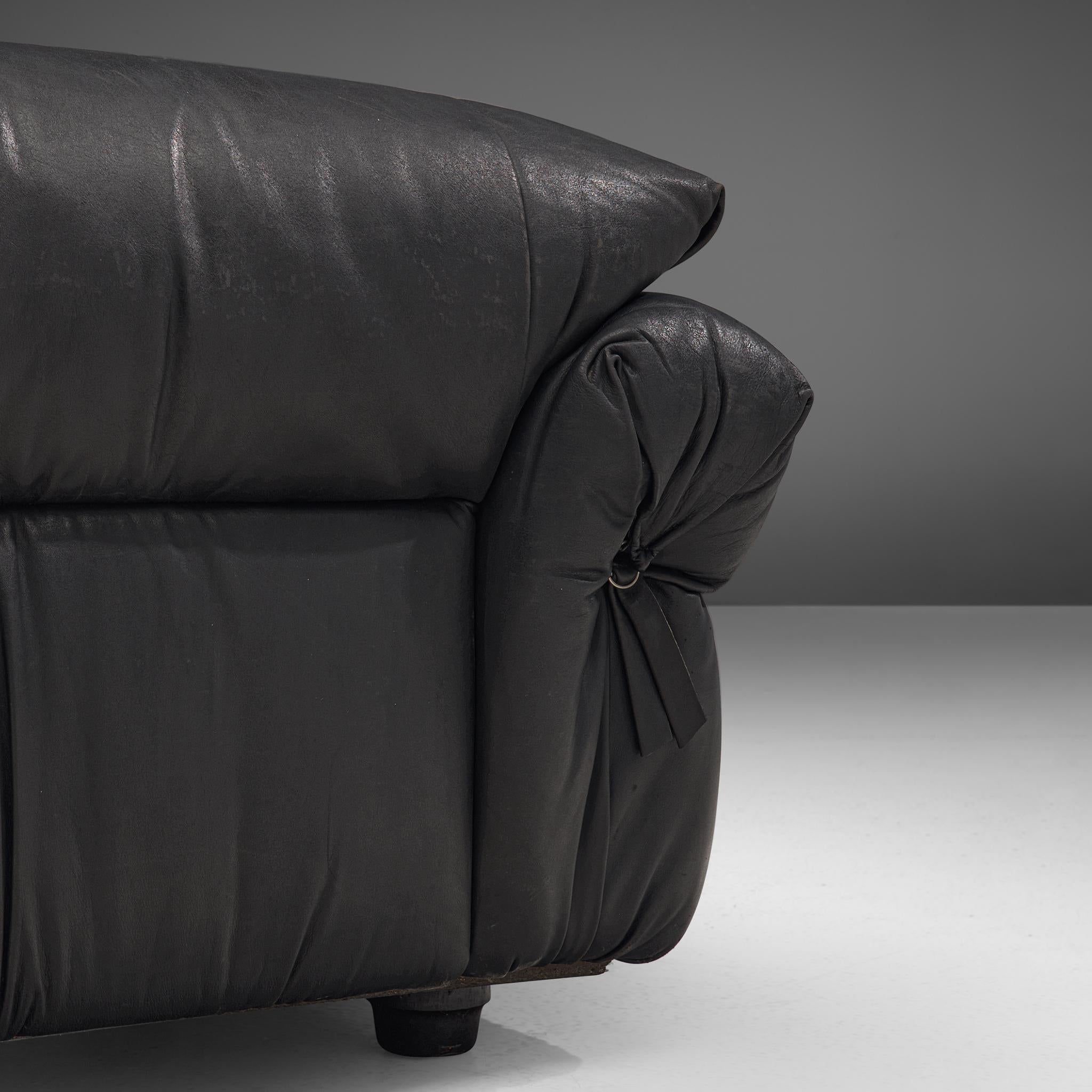 Chaise longue Grand Lounge Chair en cuir patiné noir Bon état - En vente à Waalwijk, NL