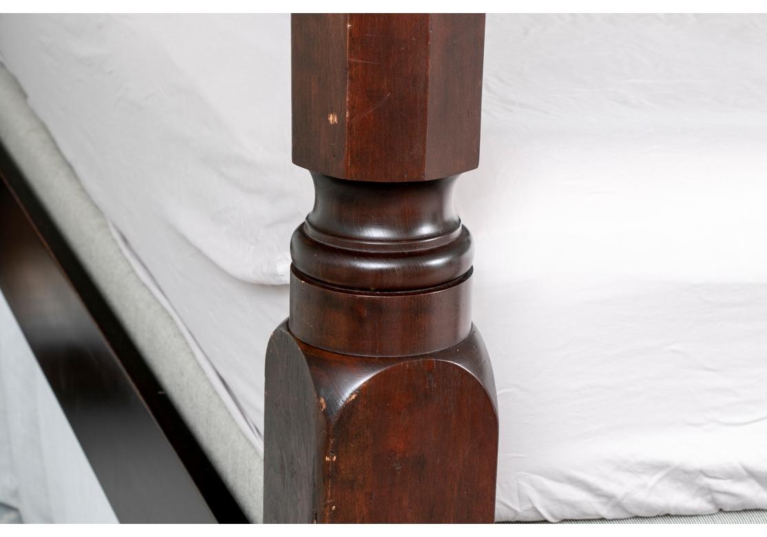 Grand Mahagoni Vier-Poster-Königsbettgestell - KEINE MATRATZE ODER BOX SPRING (Federal) im Angebot
