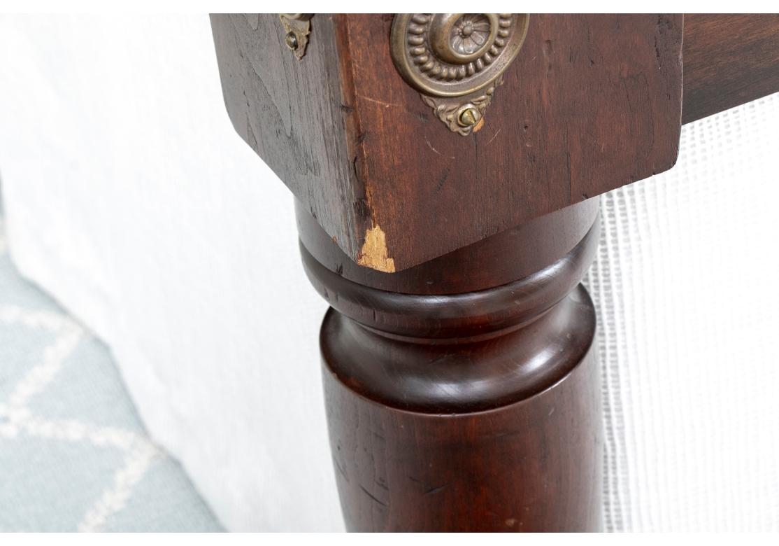 Grand Mahagoni Vier-Poster-Königsbettgestell - KEINE MATRATZE ODER BOX SPRING (Messing) im Angebot