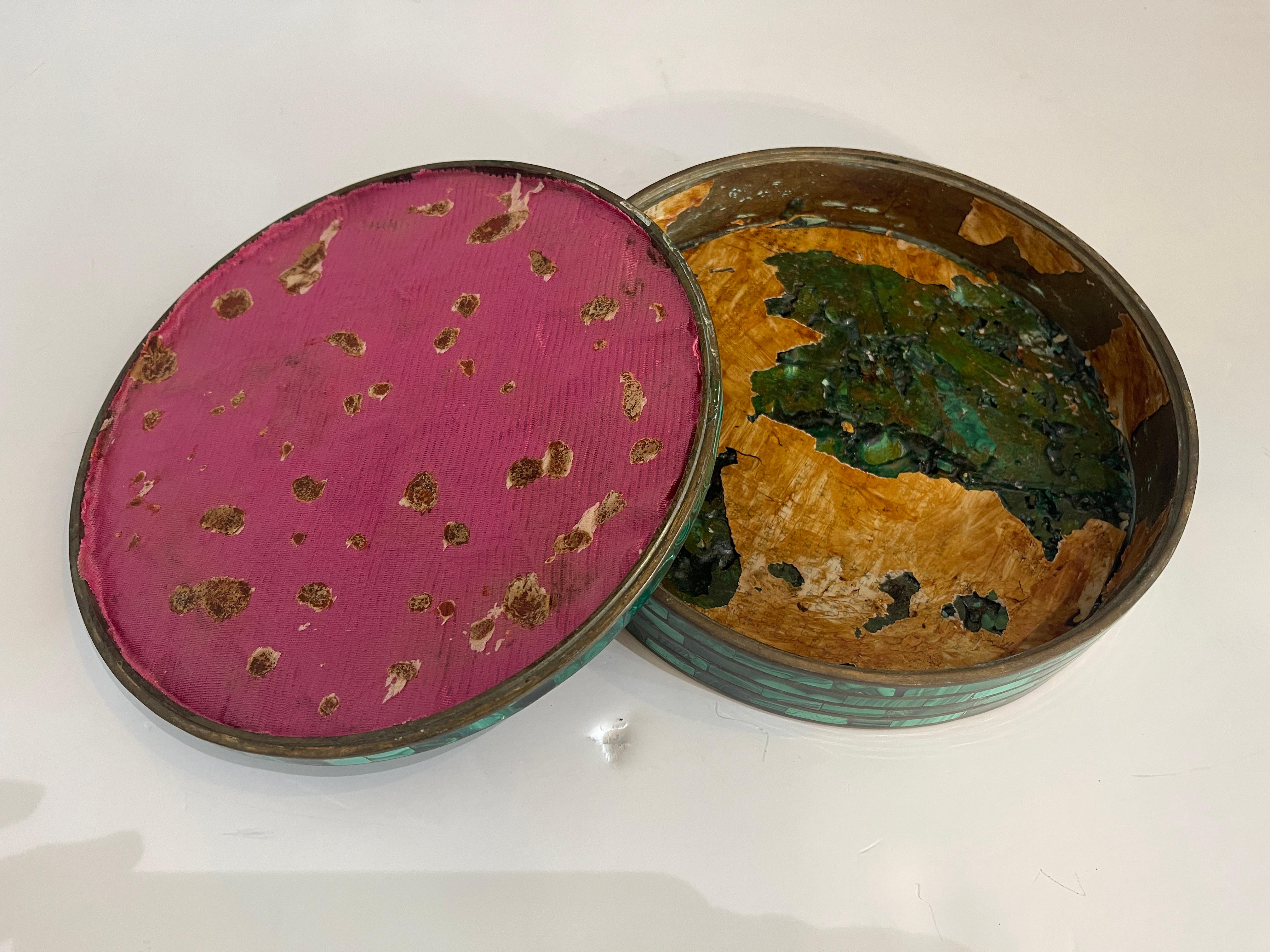 Grand Malachit-Steinschachtel mit Messingbändern, 8,5