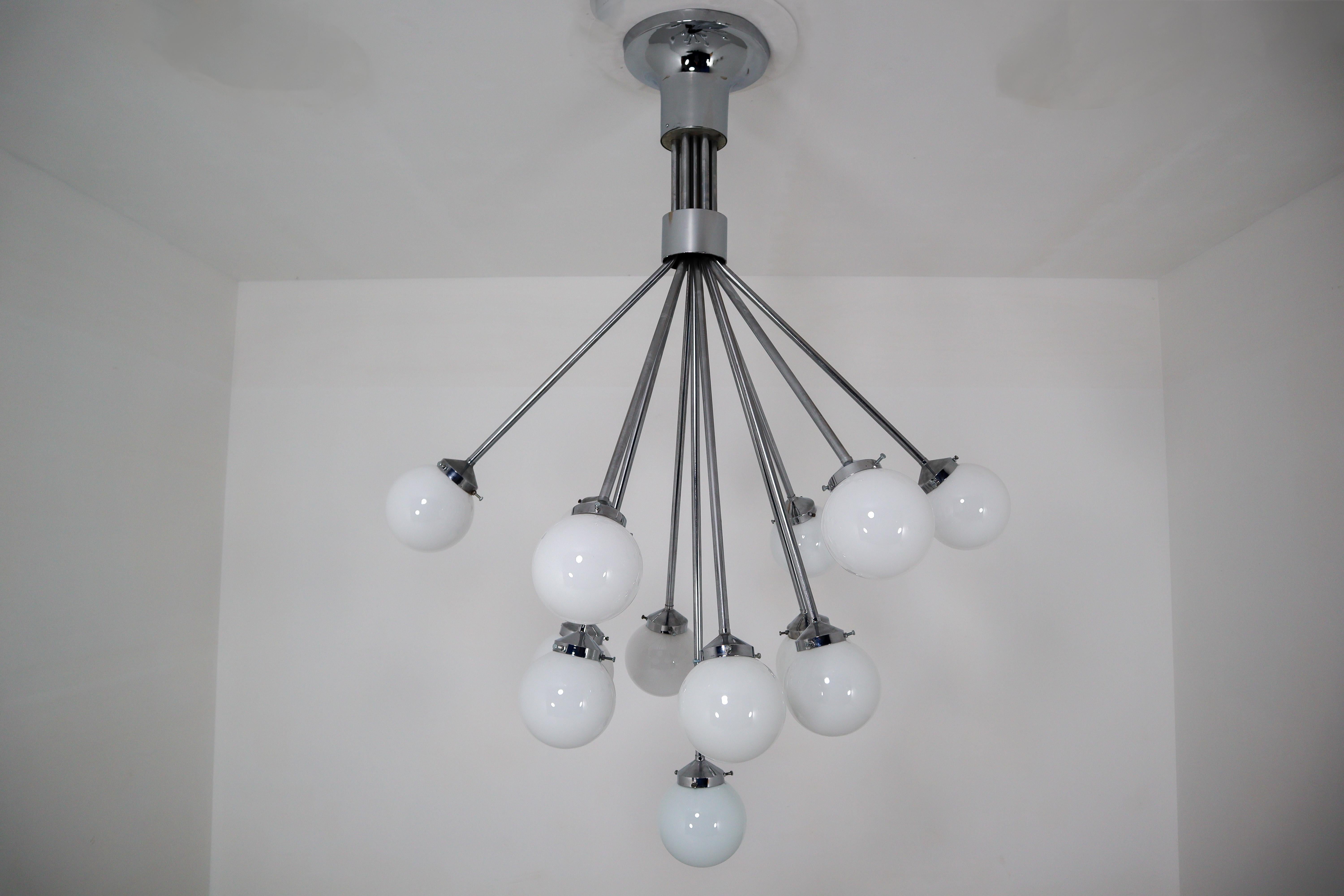 Grand Mid-Century Modern Chandelier with Hand Blown Opaline Glass Globes, 1970s In Good Condition In Almelo, NL