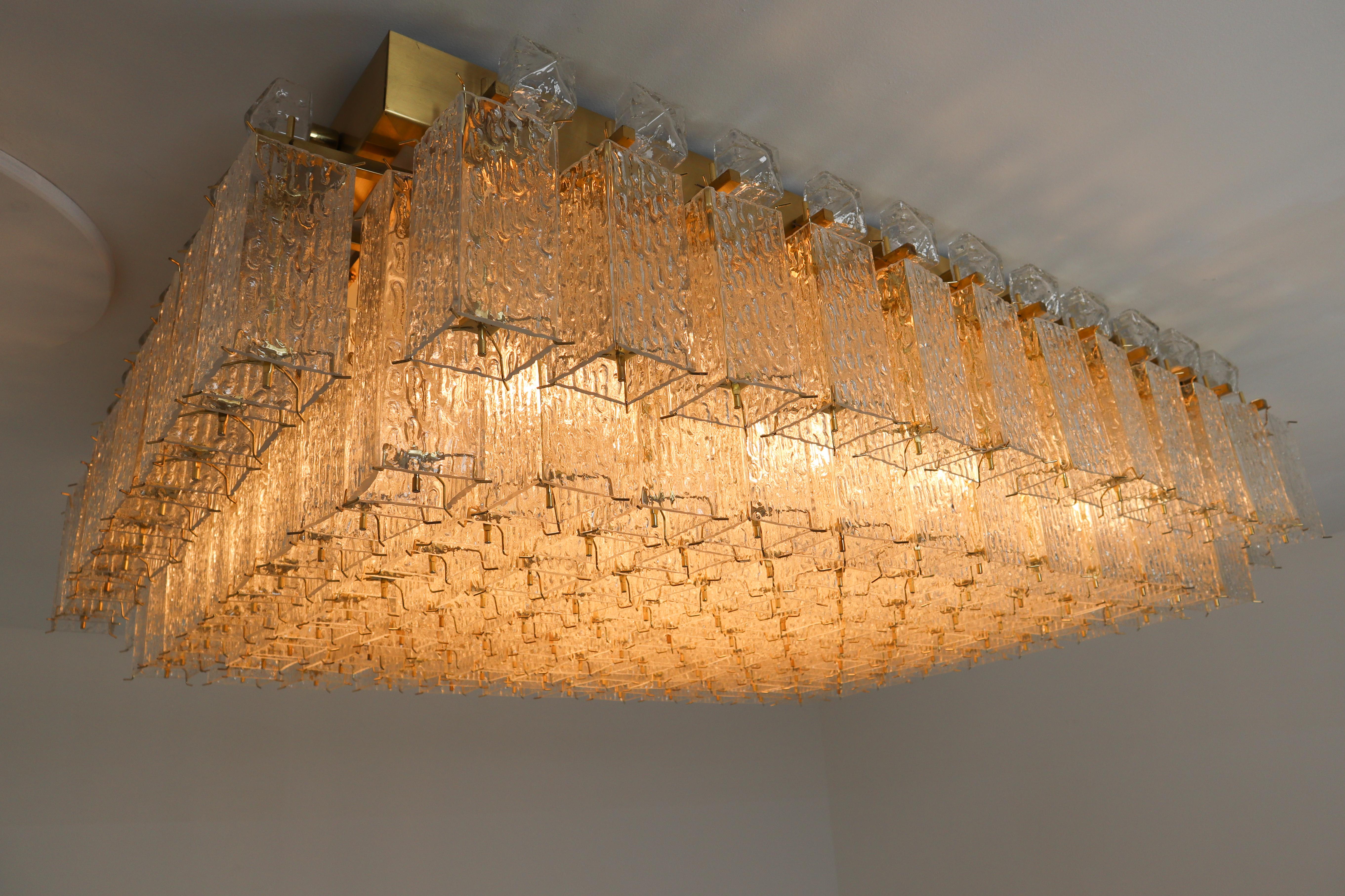 Grand Midcentury Flushmount, Chandelier in Structured Glass and Brass, Europe For Sale 1