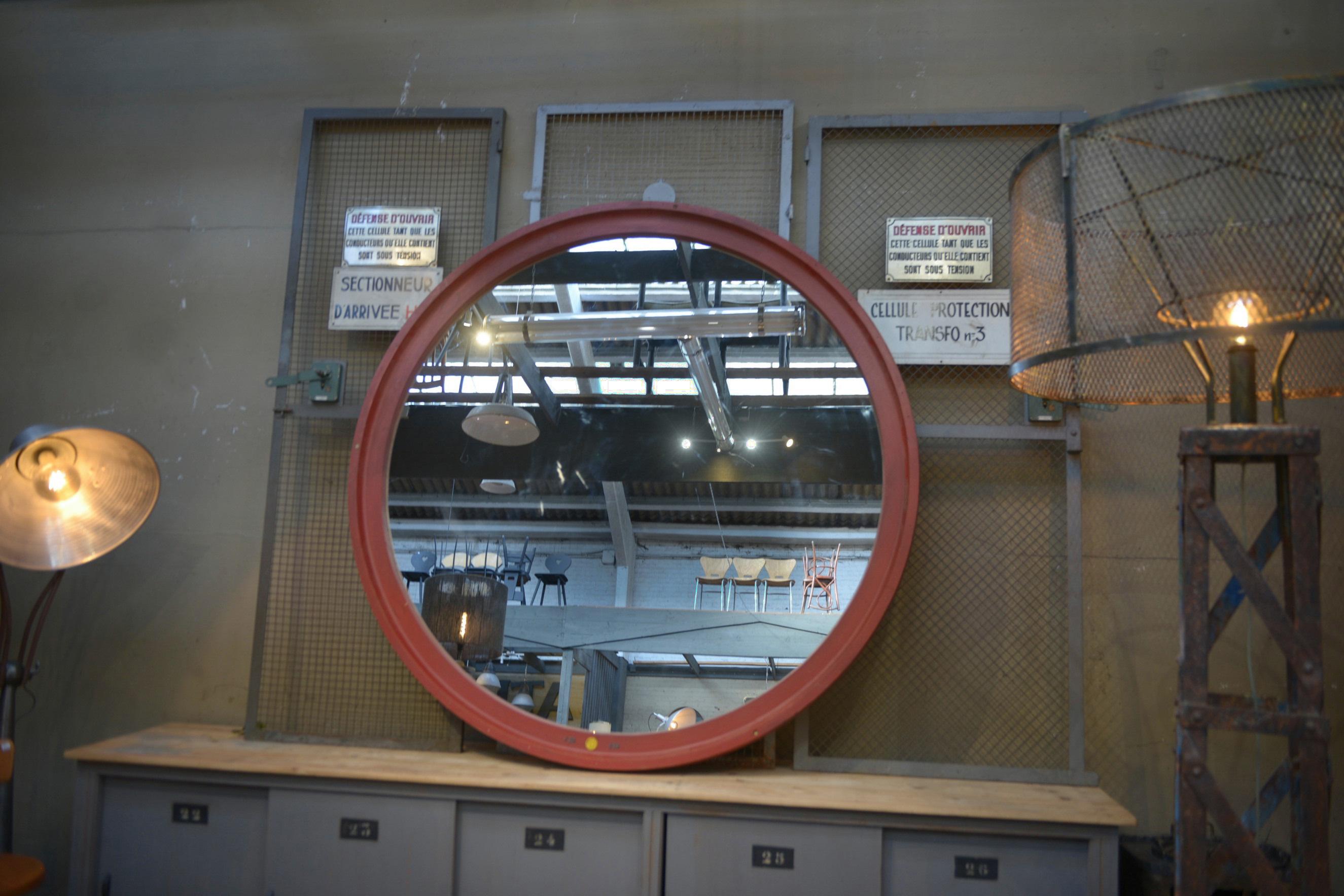 Grand Miroir Rond Industriel en bois 1920 (Französisch) im Angebot