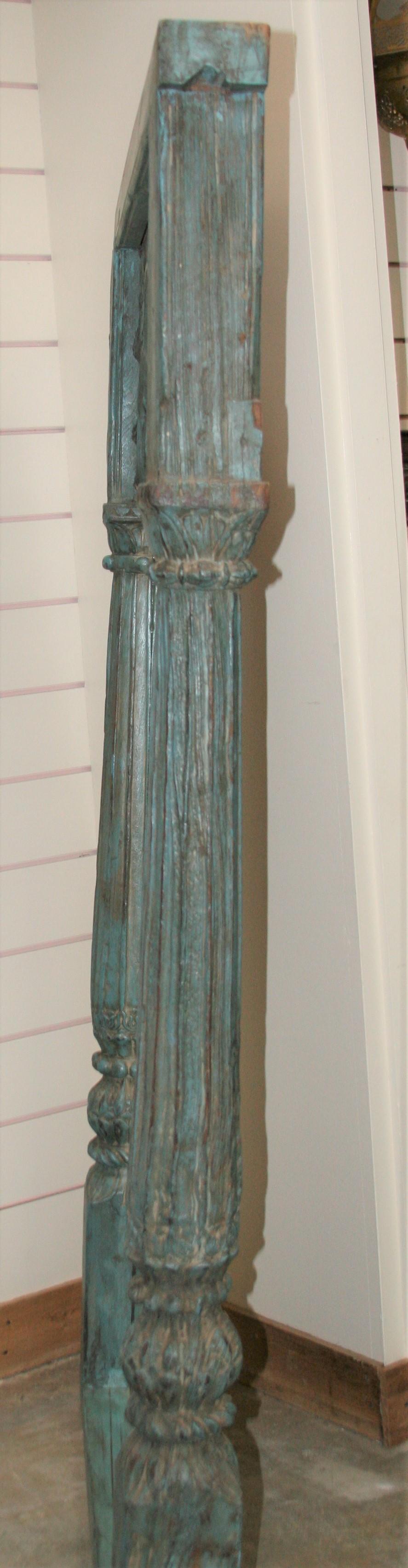 Grande specchio con finestra aperta in legno massiccio di teak proveniente da un castello della fine del XIX secolo in vendita 3
