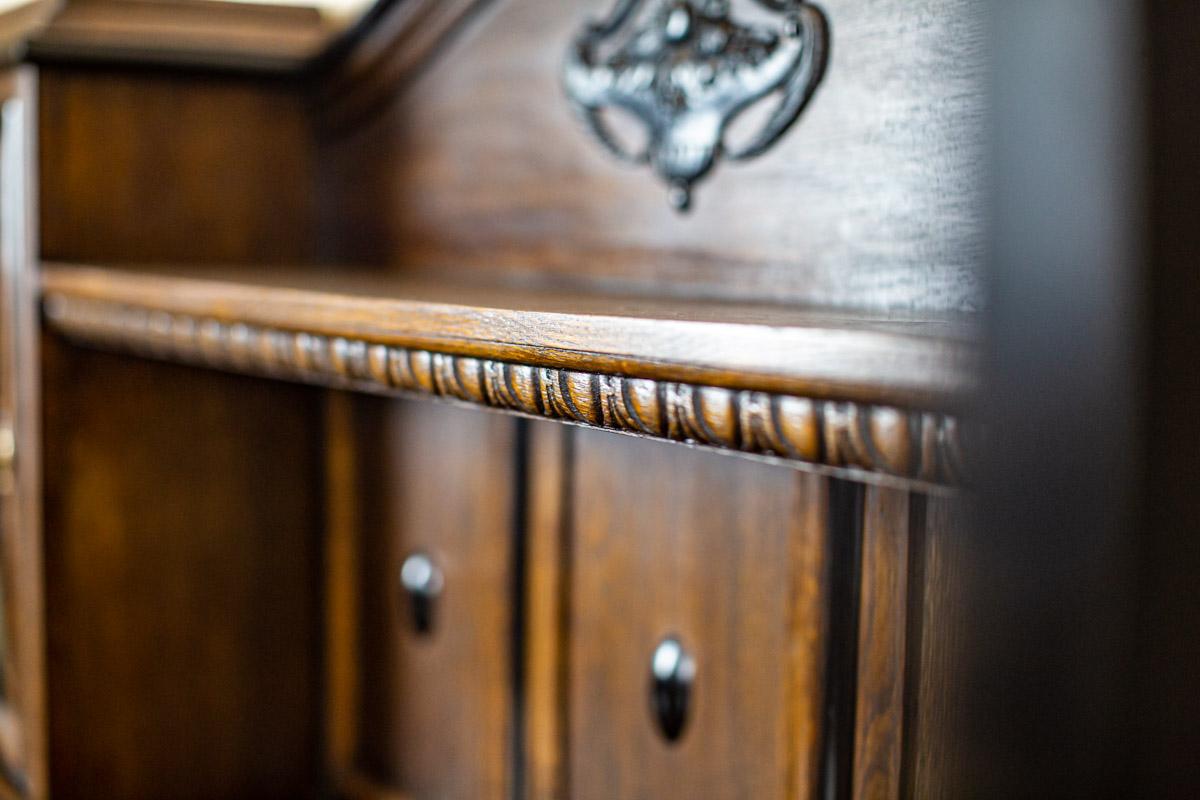 Grand Oak Veener Buffet From the Interwar Period For Sale 5