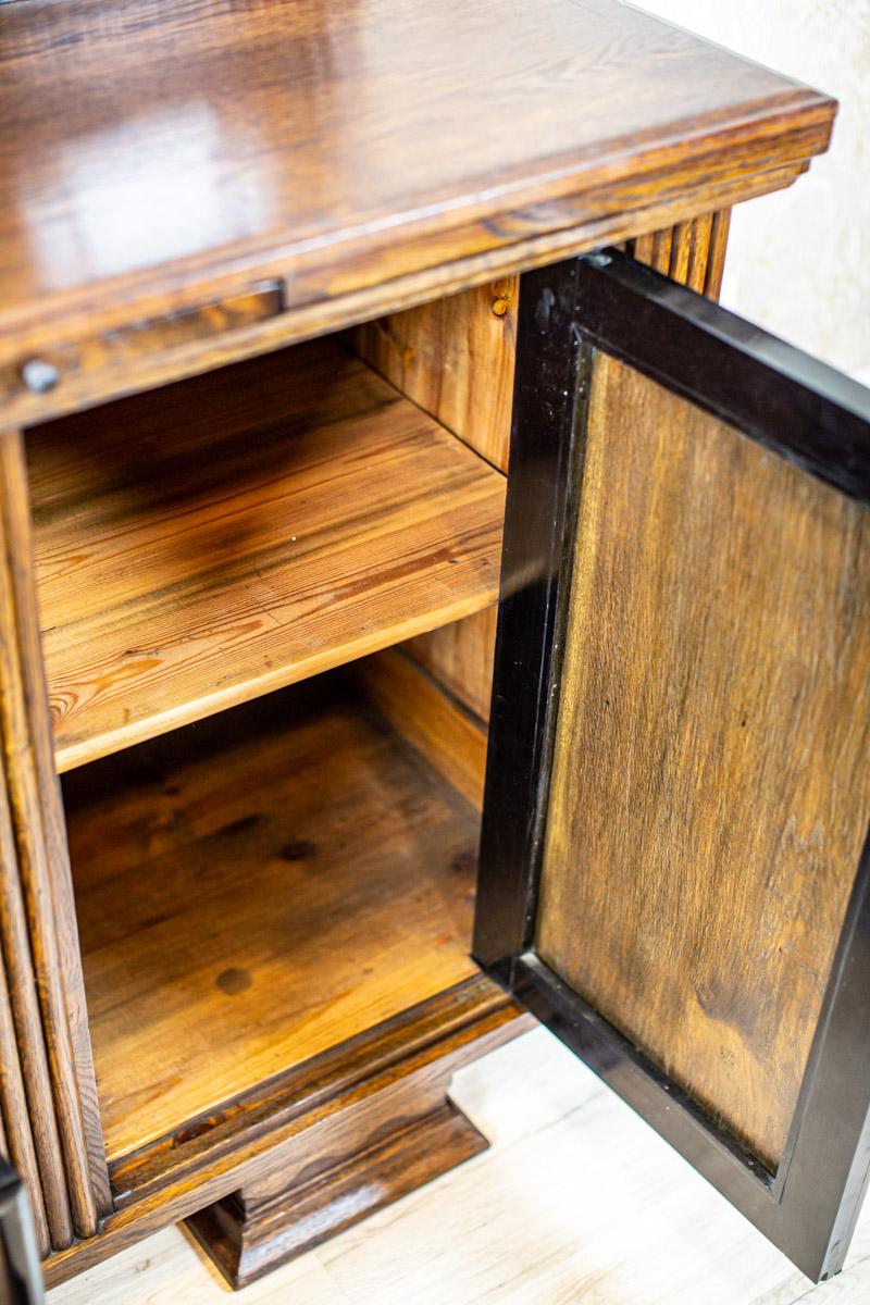 Grand Oak Veener Buffet From the Interwar Period For Sale 6