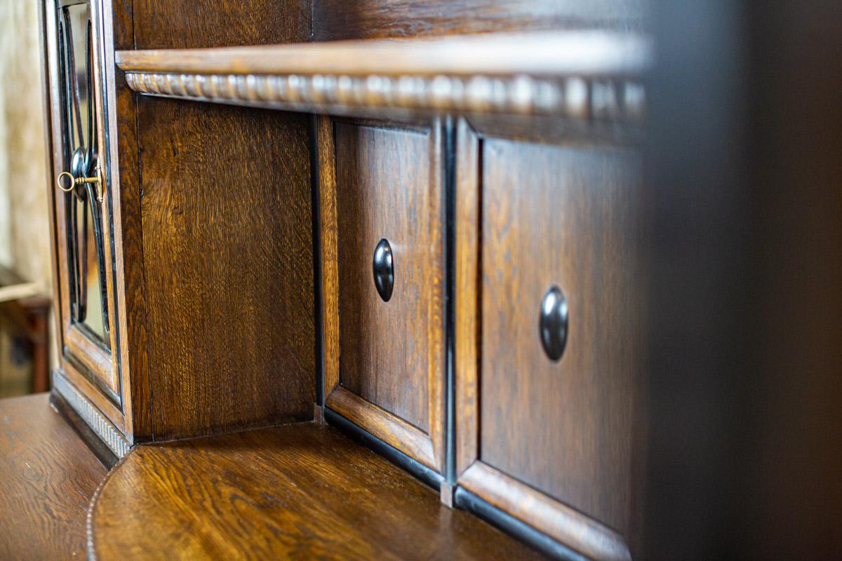 Grand Oak Veener Buffet From the Interwar Period For Sale 11