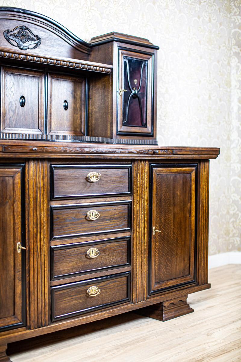 20th Century Grand Oak Veener Buffet From the Interwar Period For Sale