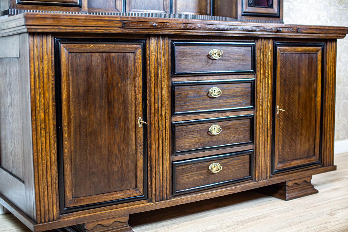 Grand Oak Veener Buffet From the Interwar Period For Sale 1