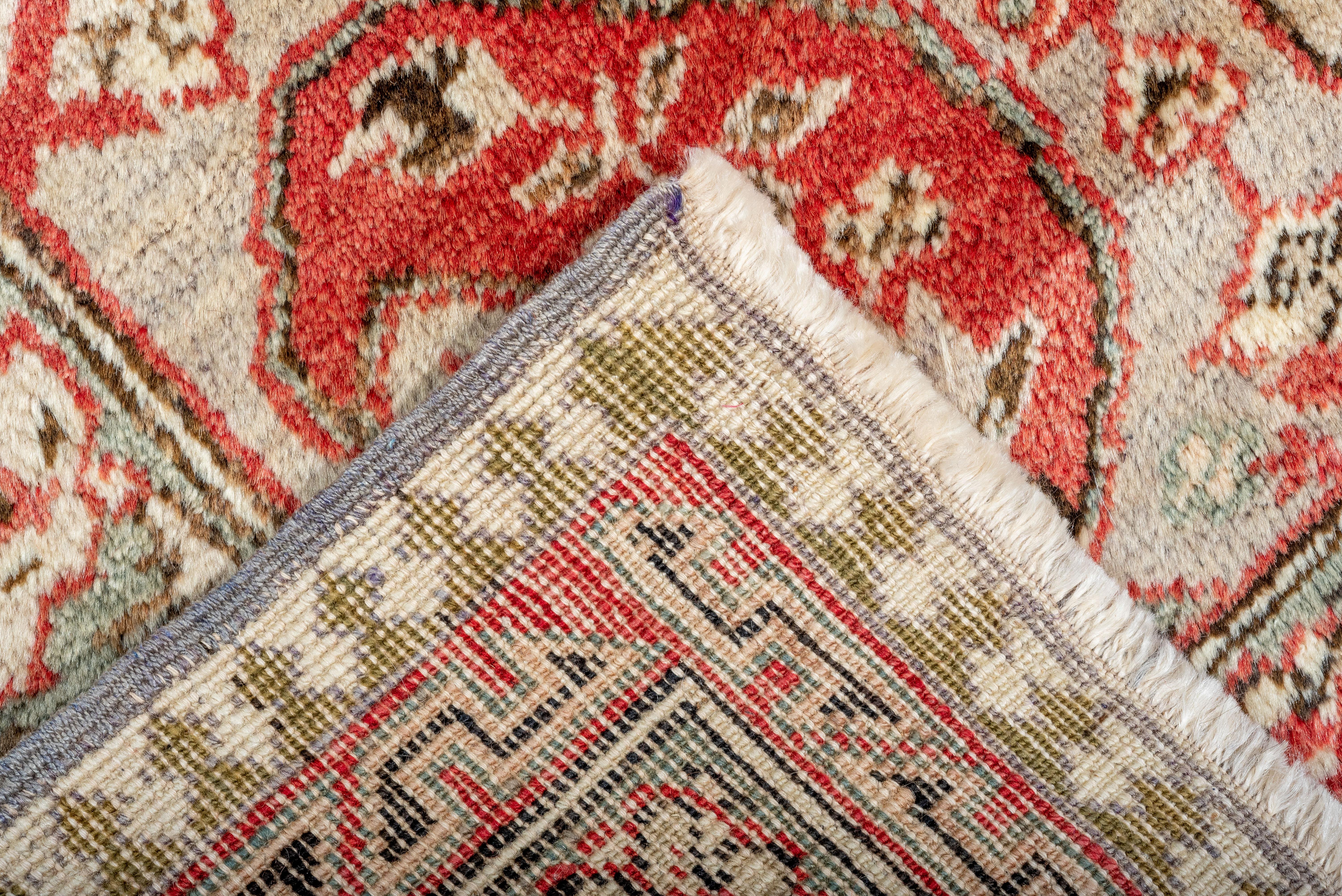 Tappeto Grand Ornate Oushak con rosso In condizioni ottime in vendita a New York, NY