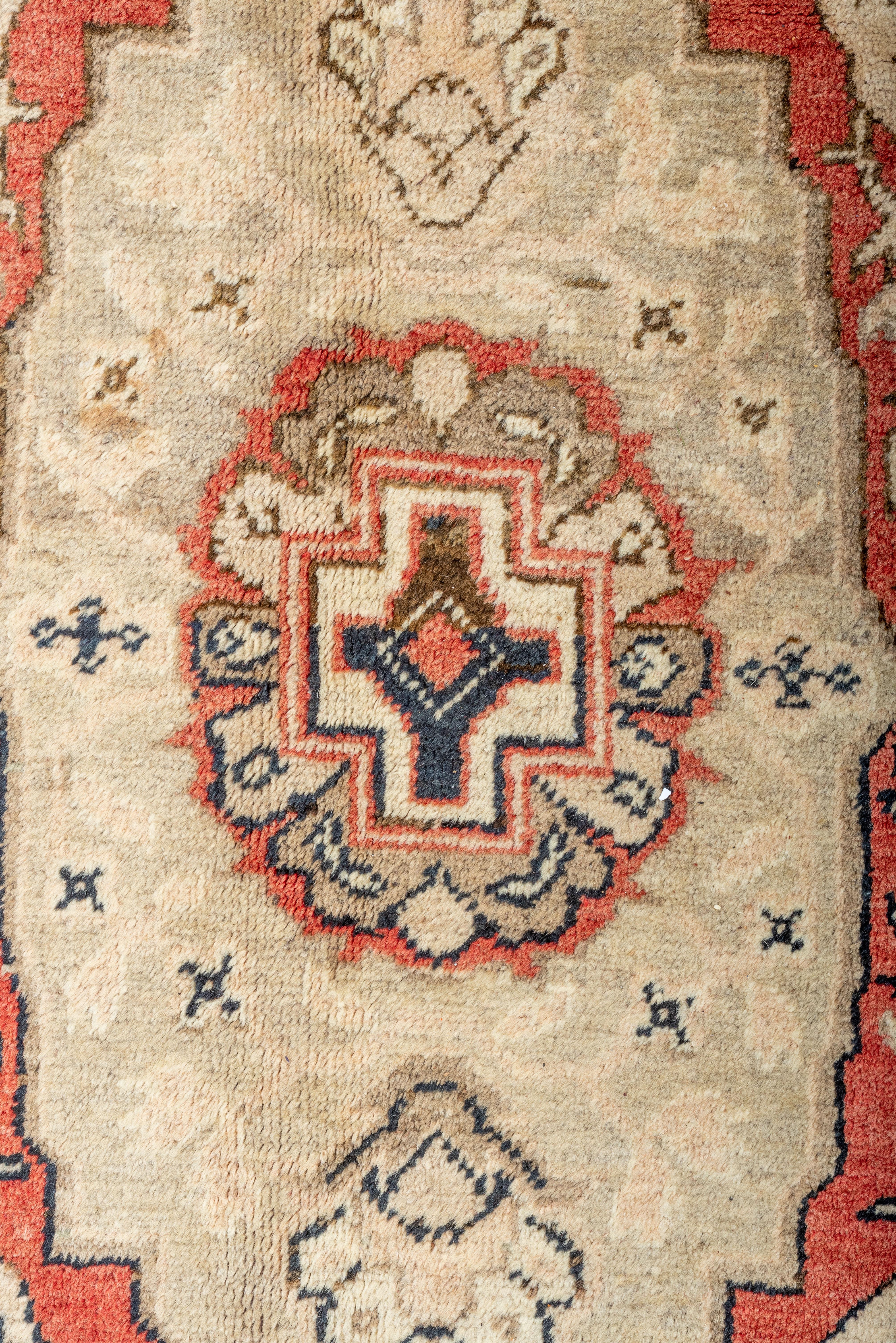 Tappeto Grand Ornate Oushak con rosso in vendita 1