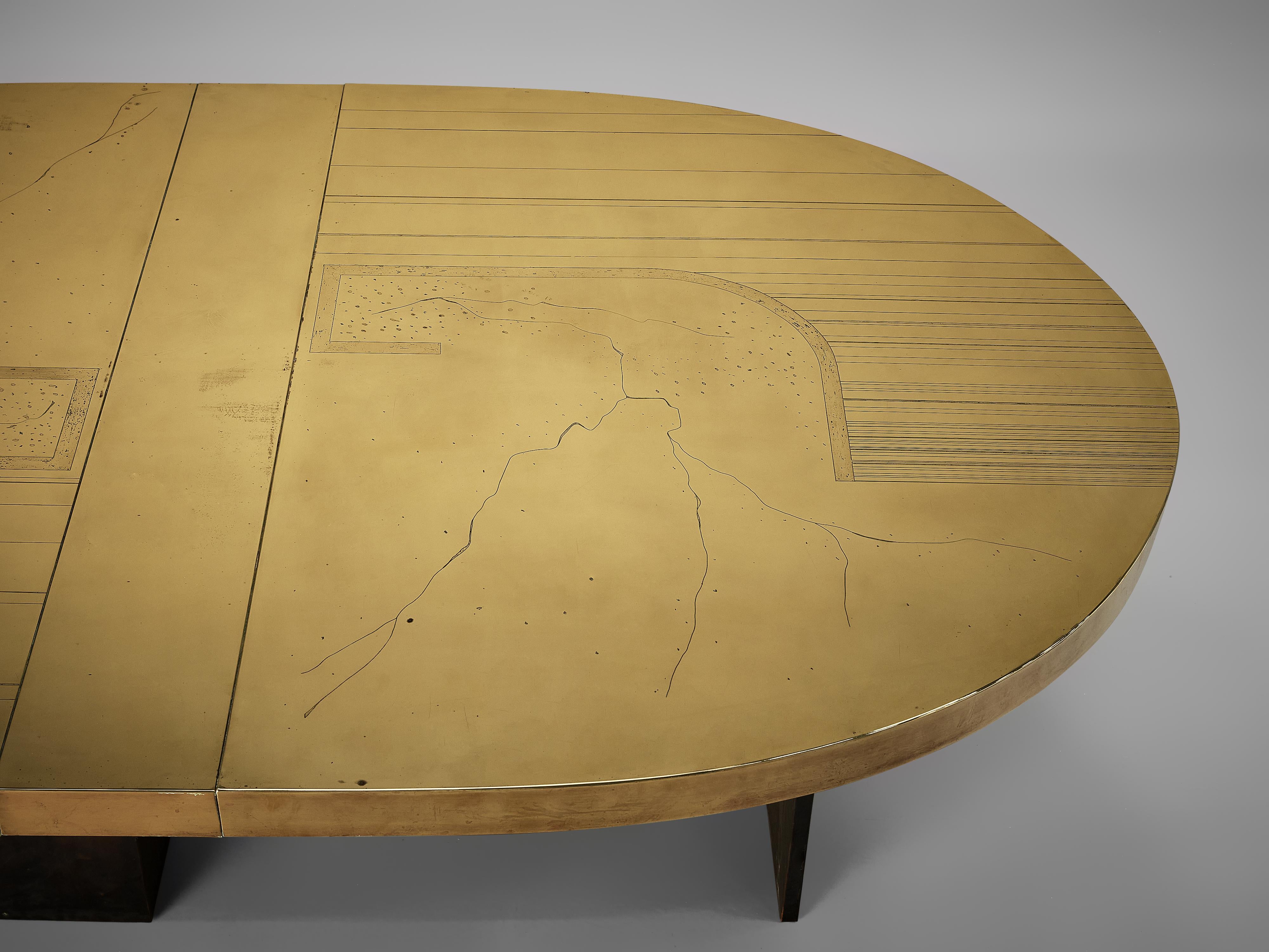 Grand Oval Dining Table with Etched Brass Top and Sculptural Metal Base In Good Condition In Waalwijk, NL