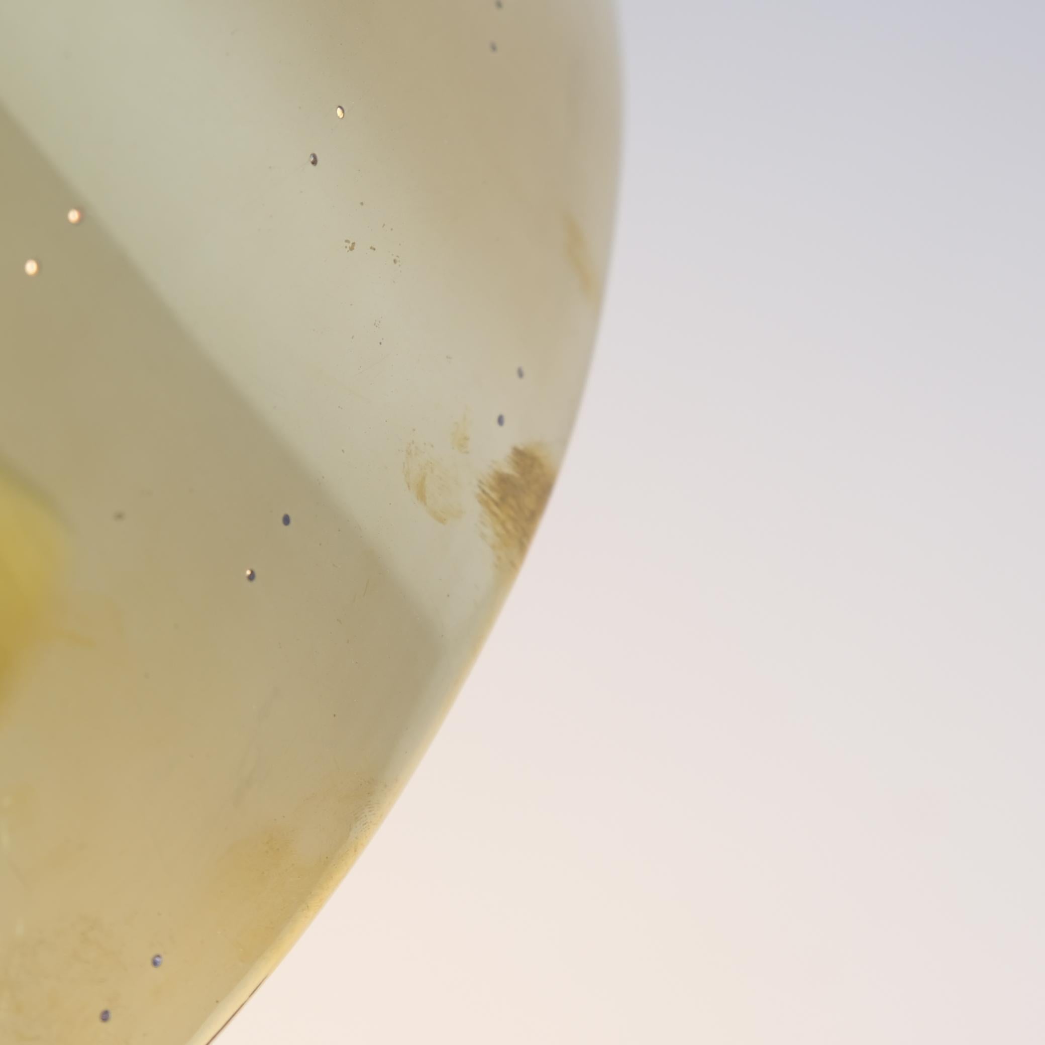 Ciondolo a soffitto in ottone traforato Grand Paavo Tynell, Idman 1950s in vendita 3
