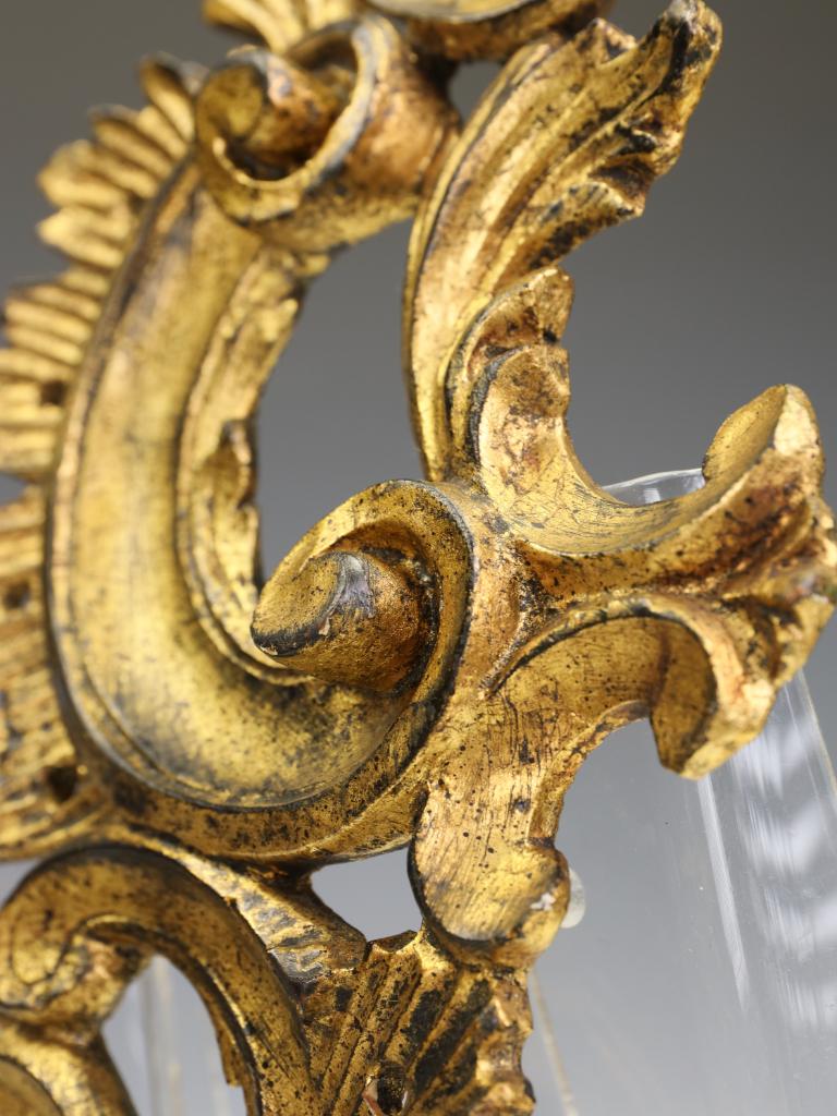 Grande coppia di antiche applique rococò in legno dorato (inizio XX secolo) in vendita 9