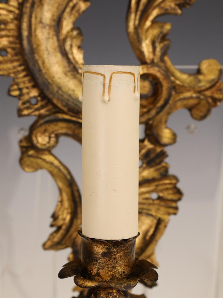 Grande coppia di antiche applique rococò in legno dorato (inizio XX secolo) in vendita 3
