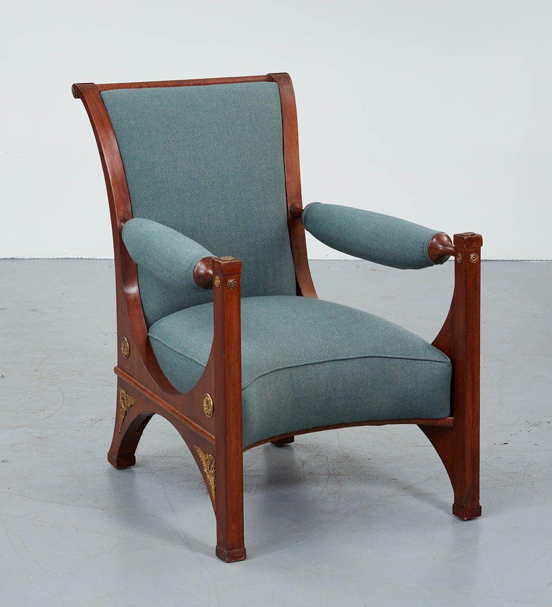 Grand Pair of Northern European Armchairs In Good Condition For Sale In Greenwich, CT