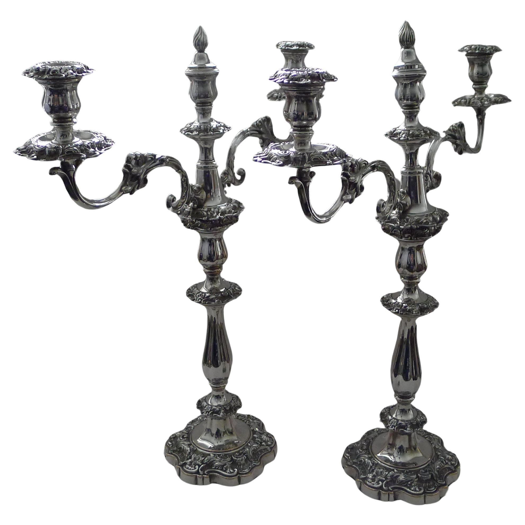 Grande coppia di antichi candelabri di Sheffield di Blagden, Hodgson & Co.