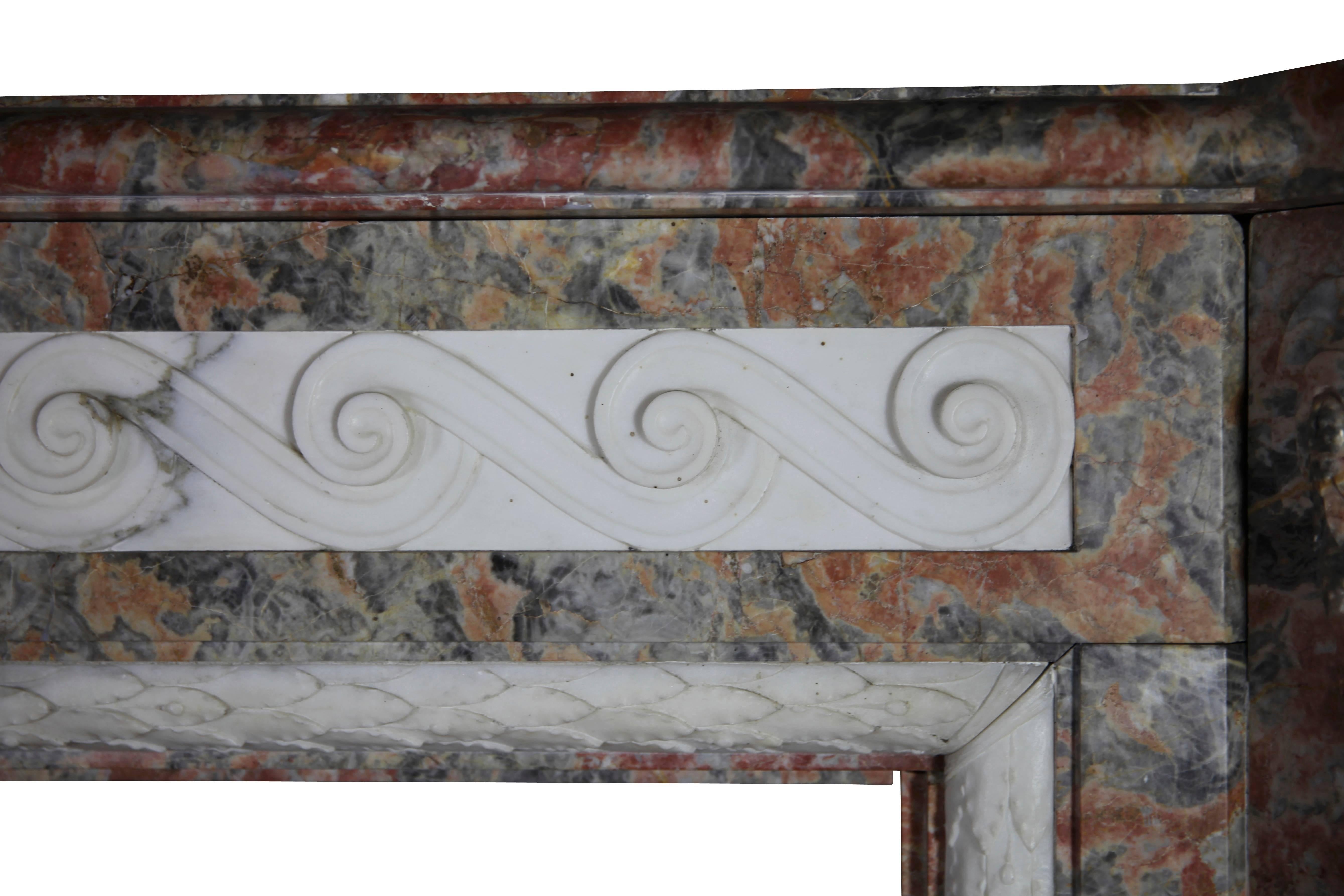 Grand Paladium Antique Fireplace Surround in Rouge Languedoc Marble In Excellent Condition For Sale In Beervelde, BE
