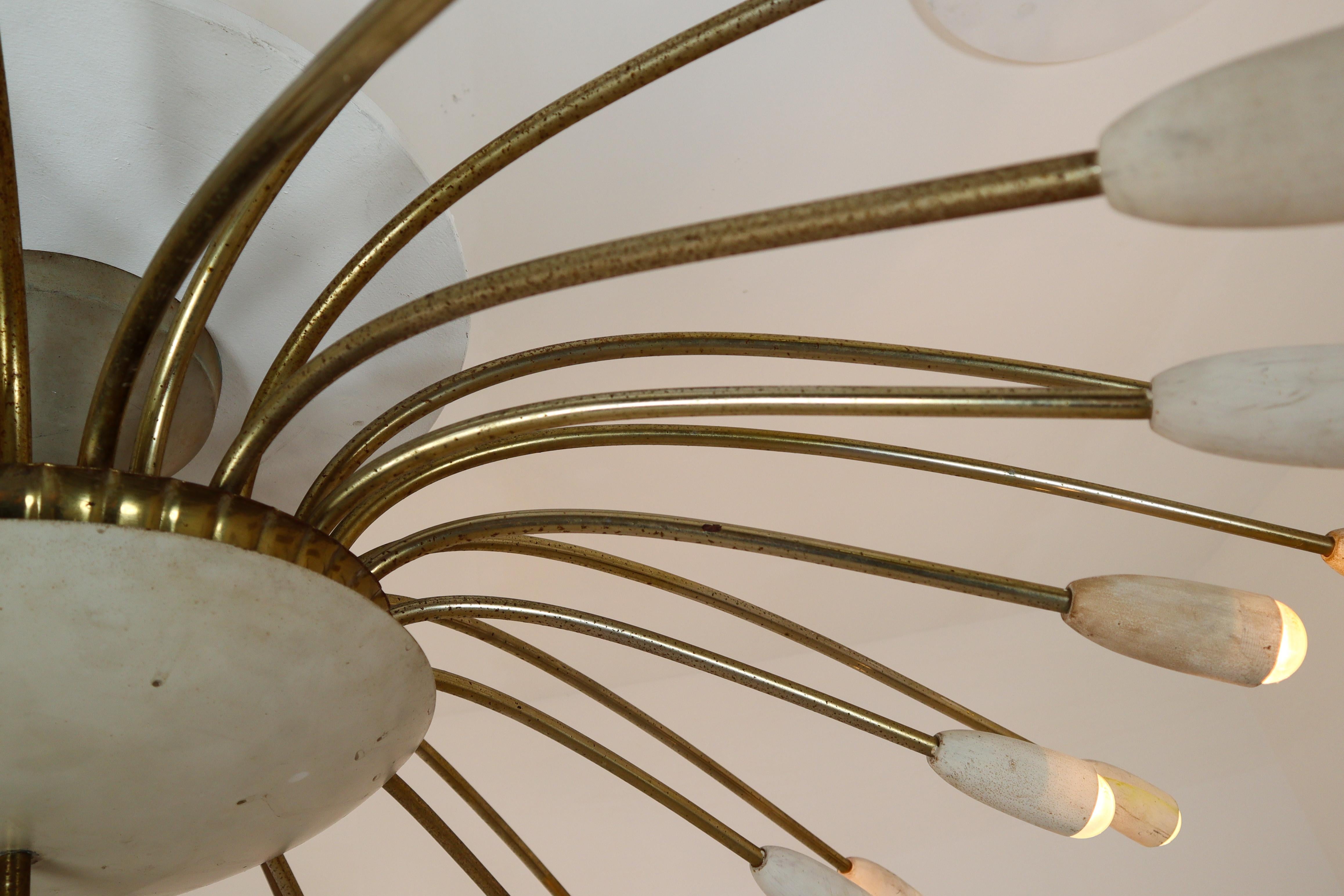 Grand Patinated Brass Midcentury Spider Form Sputnik Chandelier Germany, 1950s In Good Condition In Almelo, NL