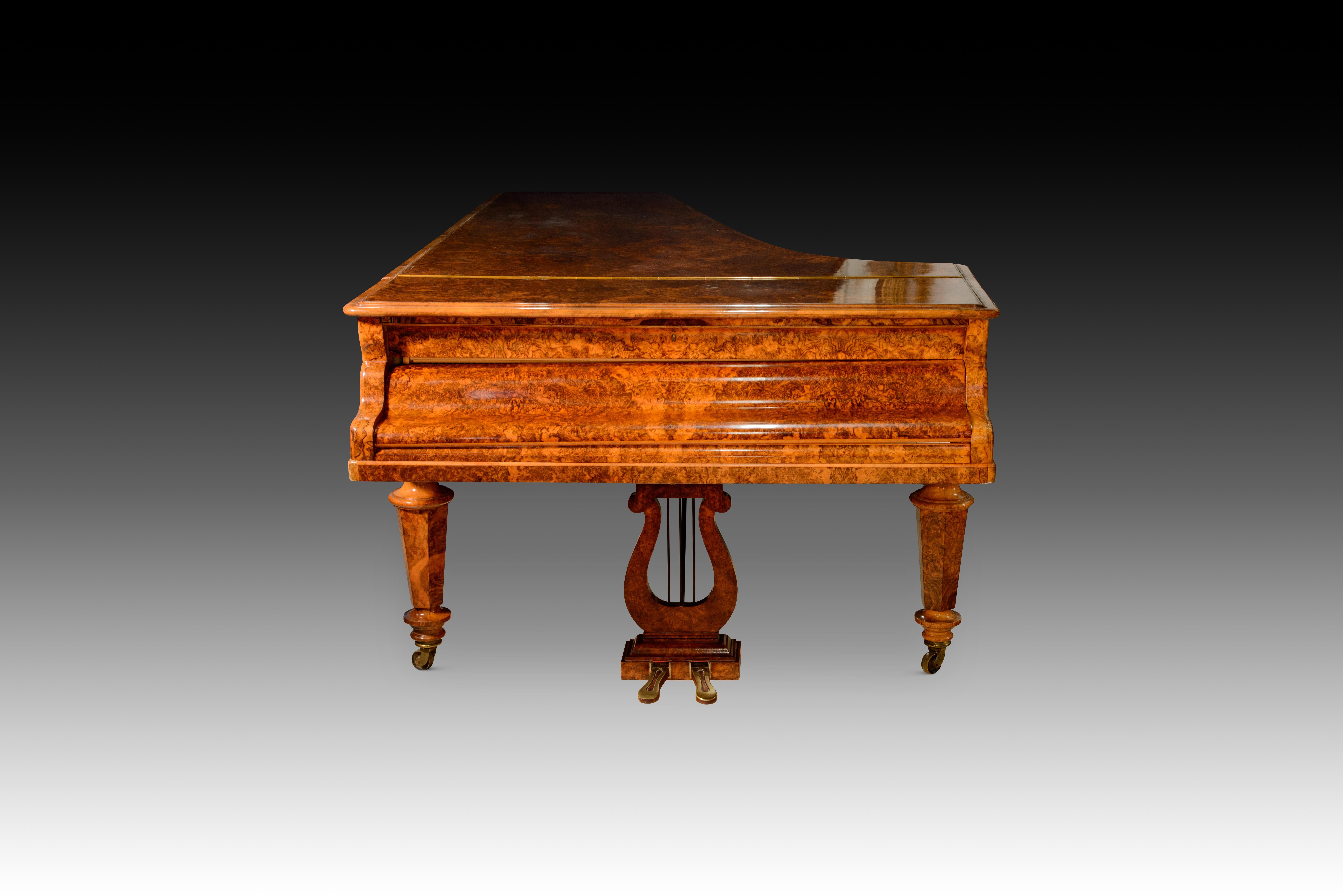 Grand piano. Walnut, metal, etc. Patent Erard London. London, England, possibly For Sale 1