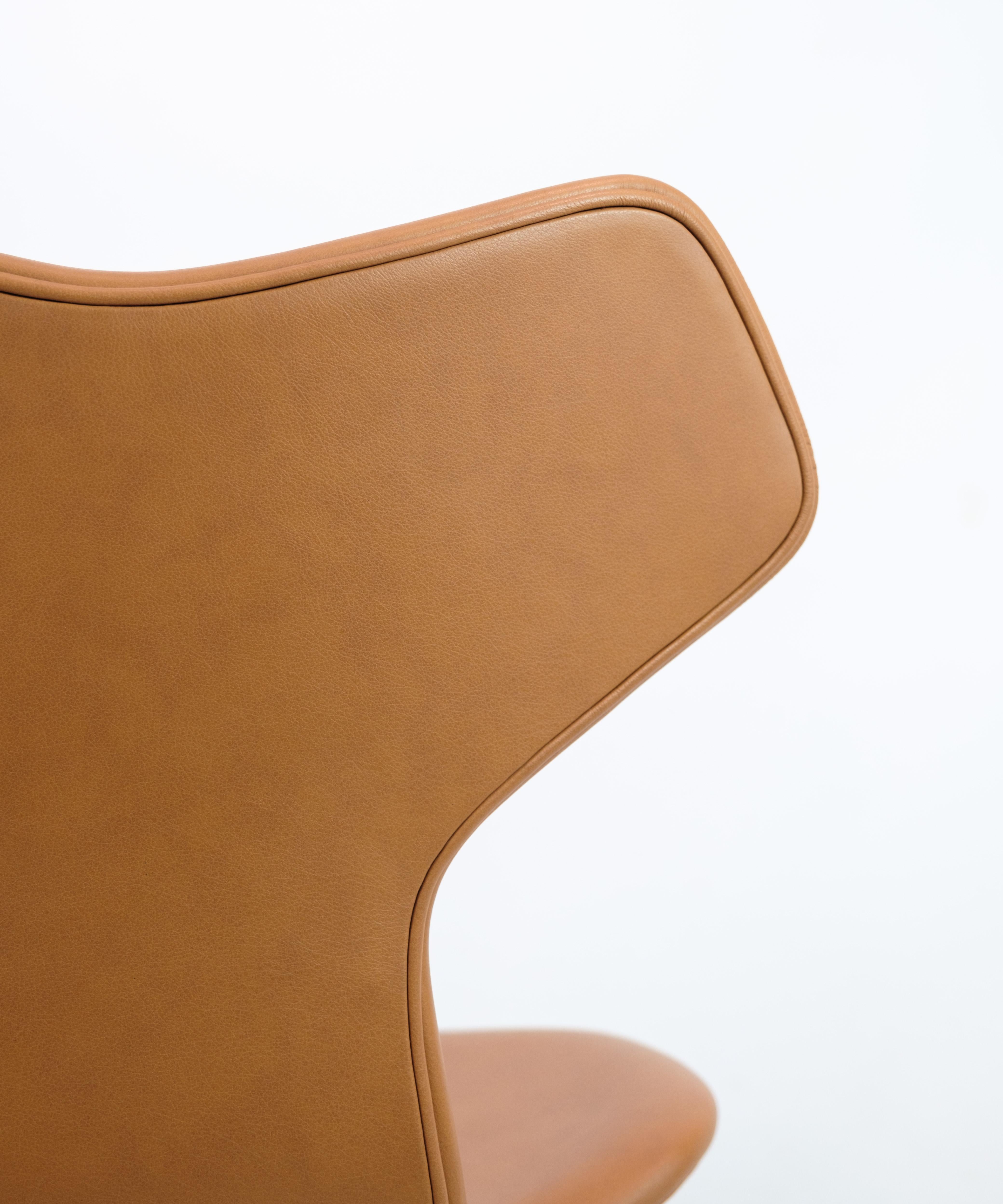 Leather Grand Prix chair, Model 3130, Arne Jacobsen, 1957