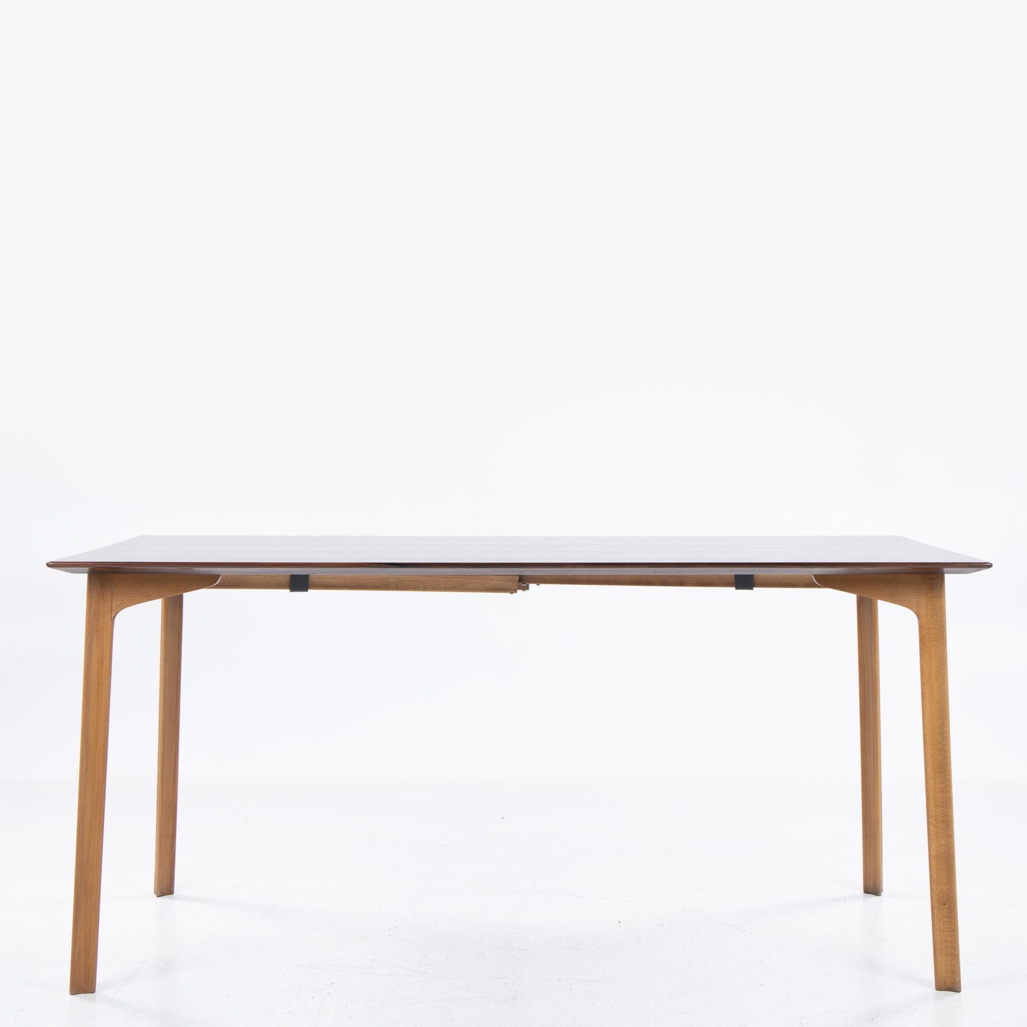 GRAN PRIX' - mesa de comedor con tablero de palisandro de Arne Jacobsen en venta 4