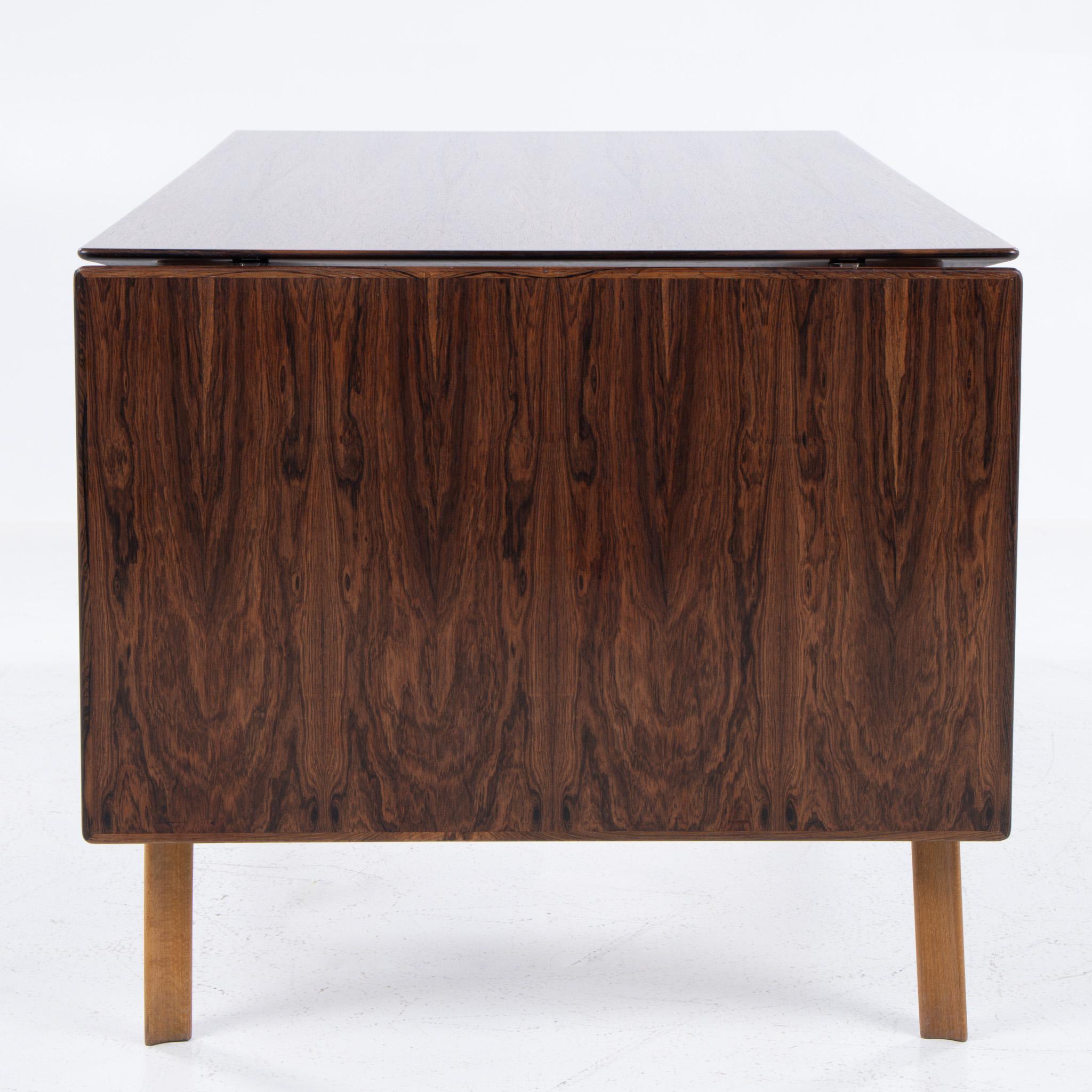 GRAN PRIX' - mesa de comedor con tablero de palisandro de Arne Jacobsen en venta 2