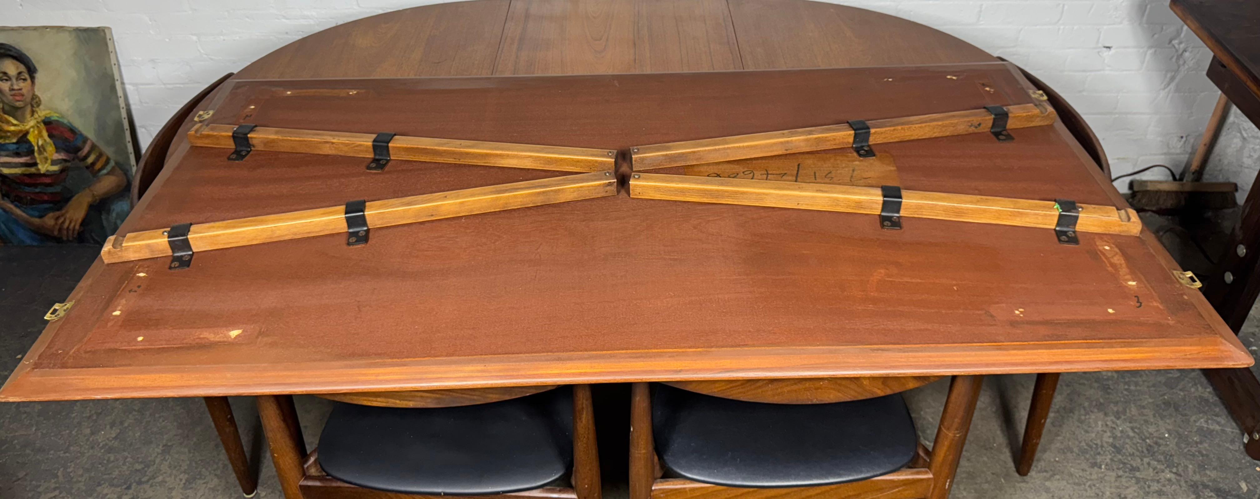 'GRAND PRIX' - Ausziehbarer Esstisch, Teak & Buche  von Arne Jacobsen im Angebot 6