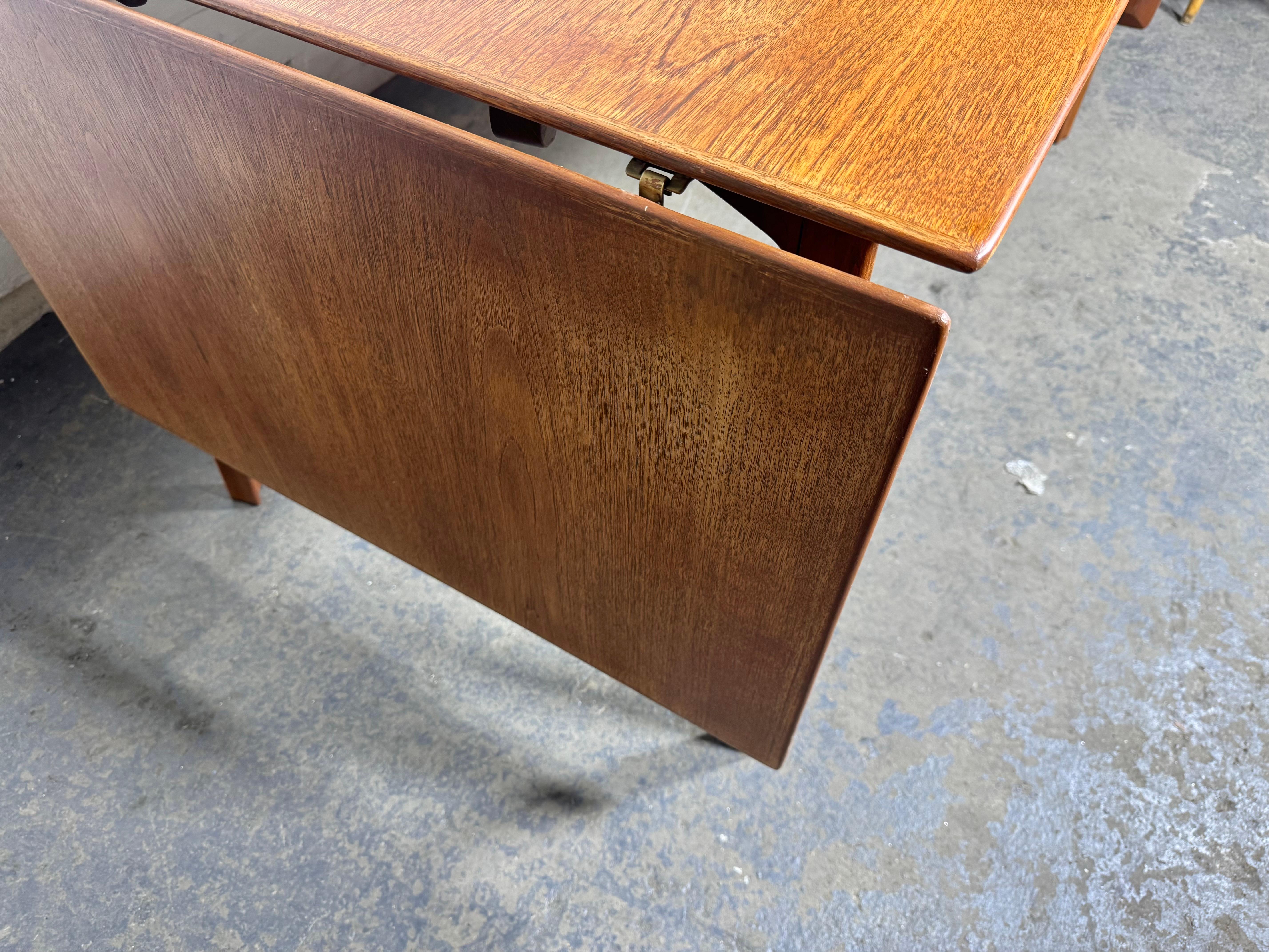 'GRAND PRIX' - Ausziehbarer Esstisch, Teak & Buche  von Arne Jacobsen im Angebot 1
