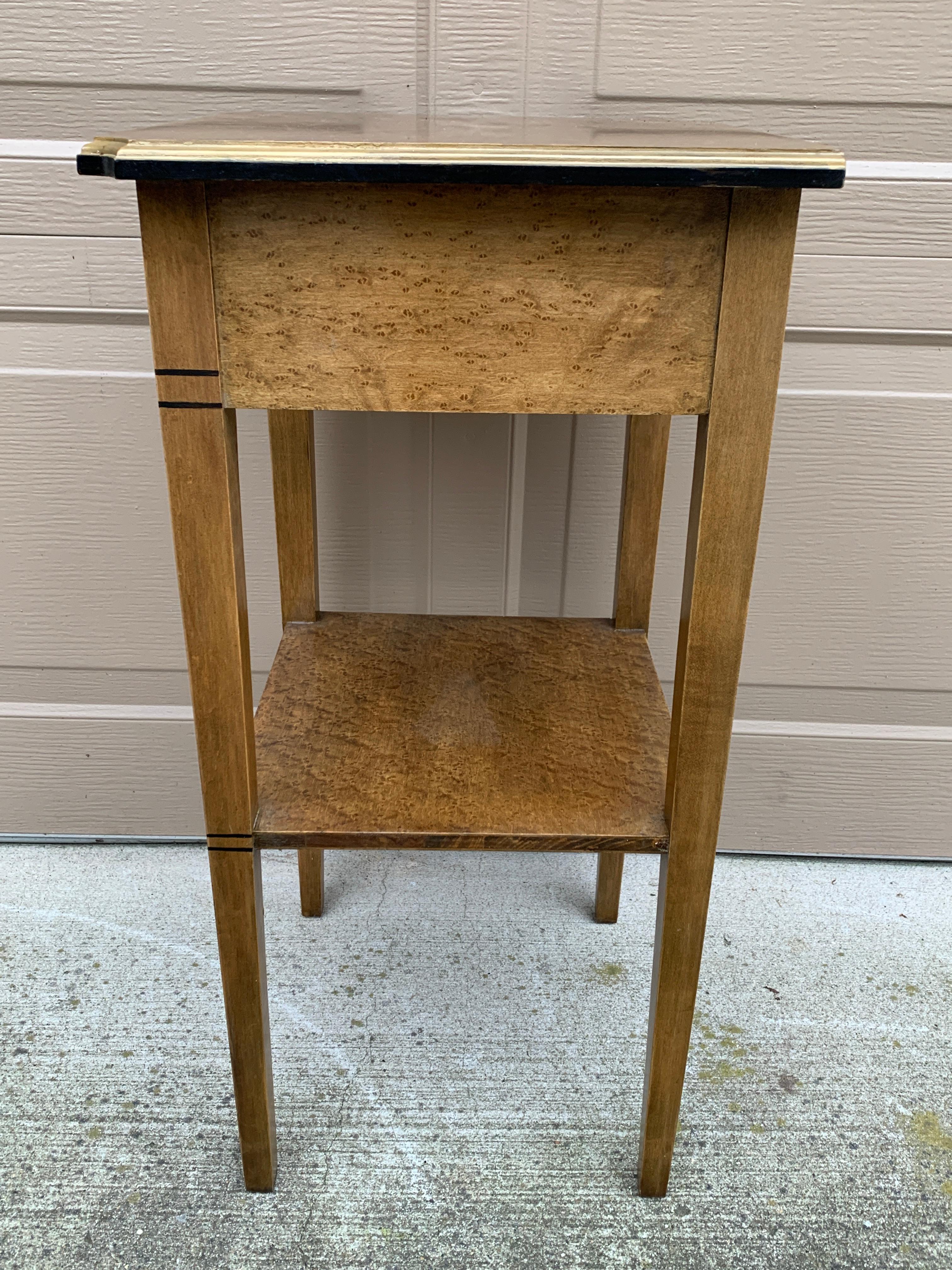 Imperial Furniture Regency Bird's Eye Maple Comodino Tavolino, Grand Rapids in vendita 7