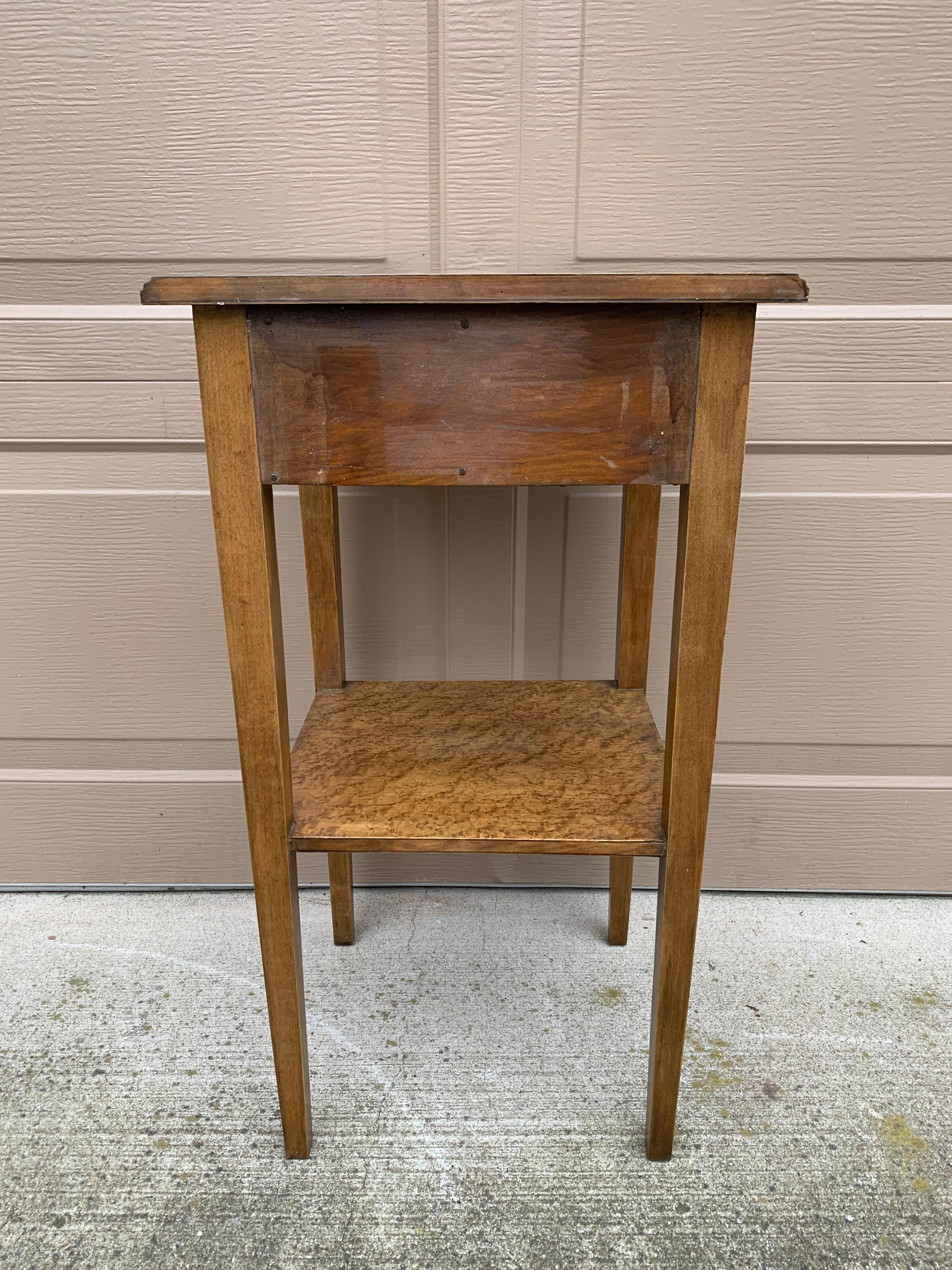 Imperial Furniture Regency Bird's Eye Maple Comodino Tavolino, Grand Rapids in vendita 8
