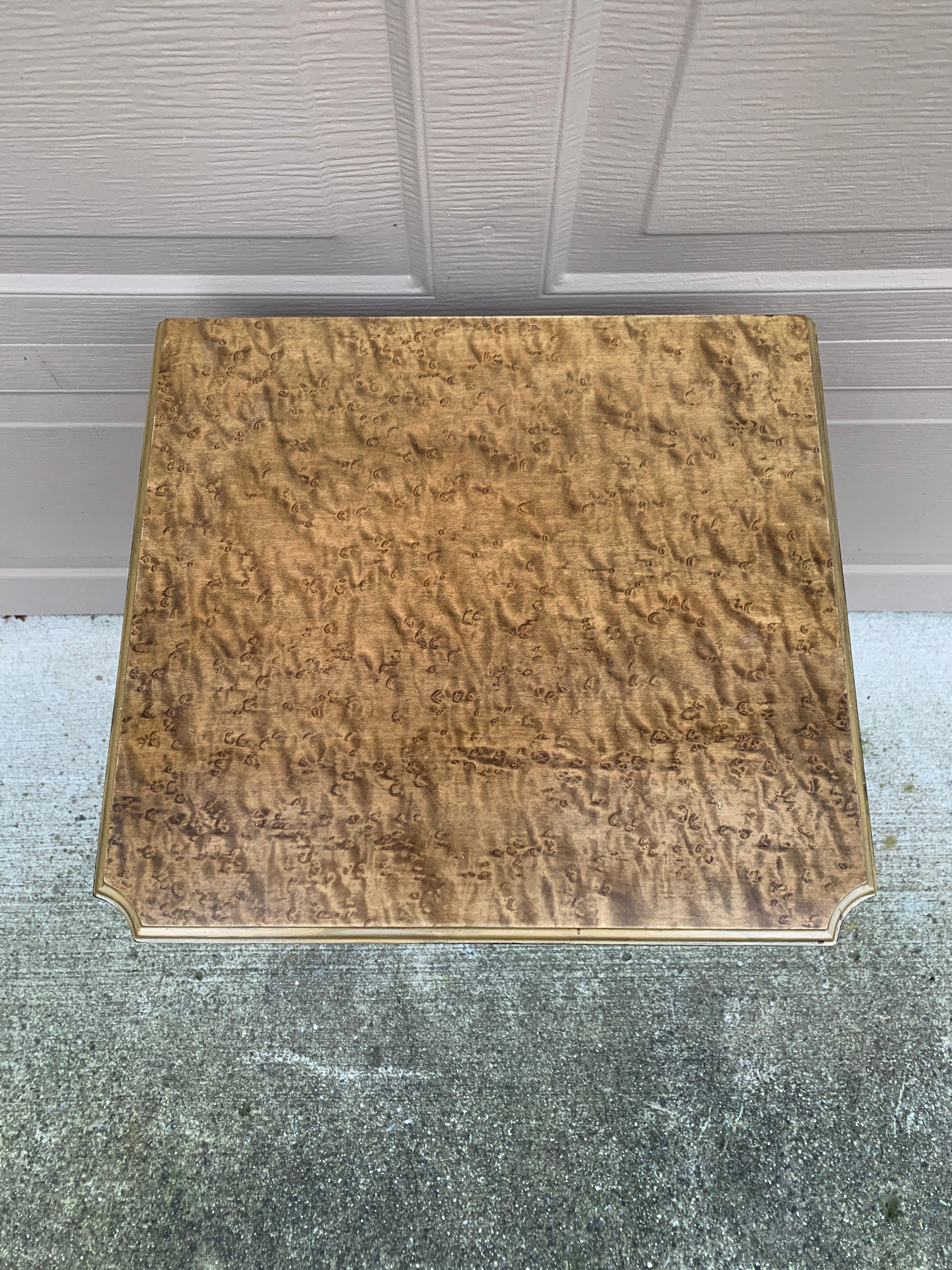 Imperial Furniture Regency Bird's Eye Maple Comodino Tavolino, Grand Rapids in vendita 2