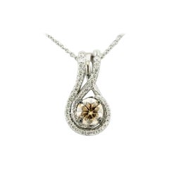 Pendentif de vente en forme de grand chantillon avec diamants chocolat et diamants Vanilla